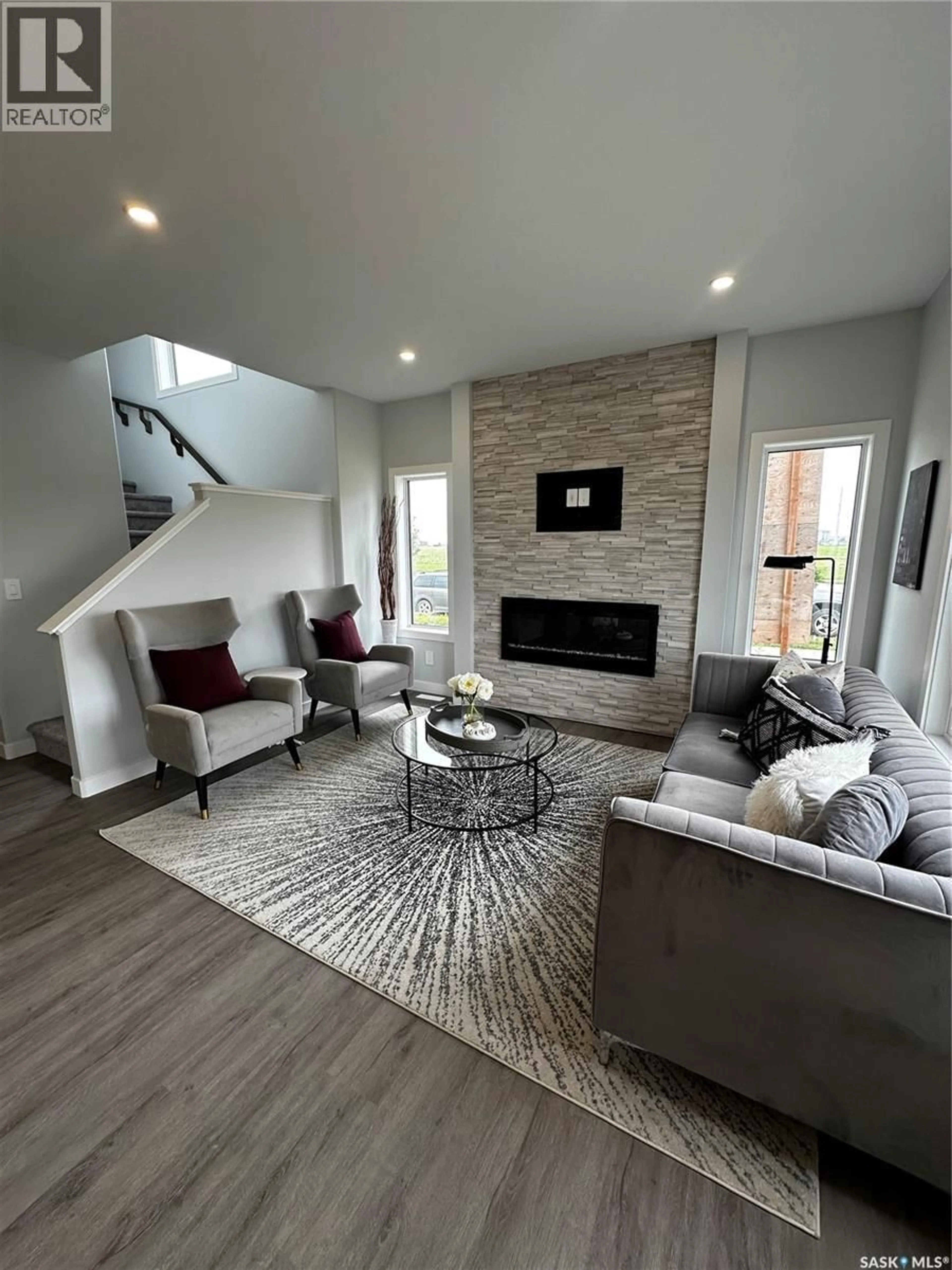 Living room with furniture, unknown for 518 MYLES HEIDT MANOR, Saskatoon Saskatchewan S7W0Z4