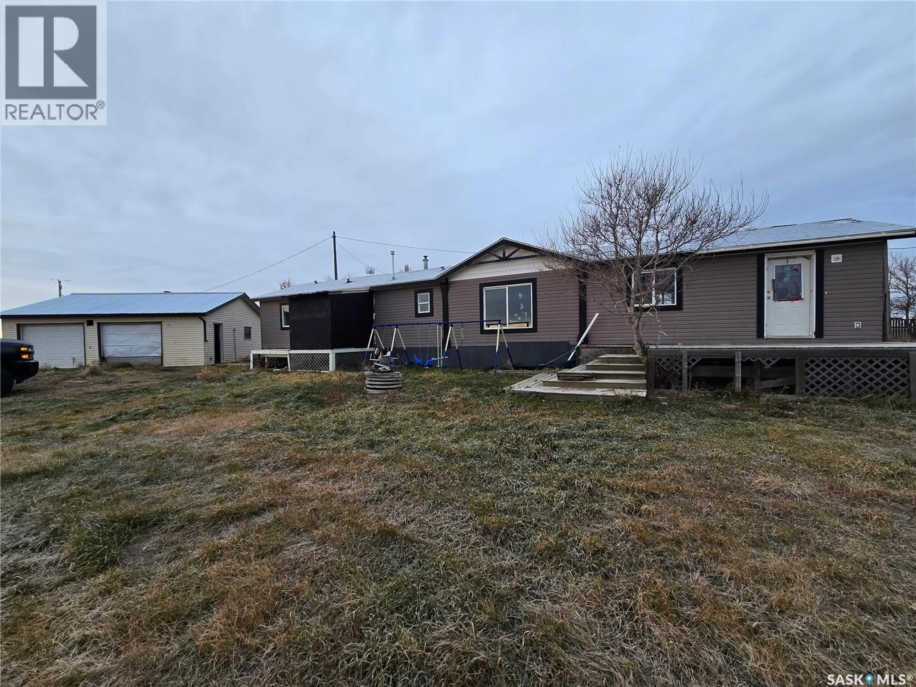 A pic from outside/outdoor area/front of a property/back of a property/a pic from drone, unknown for Lomond Rm No. 37 Saskatchewan S0C0V0