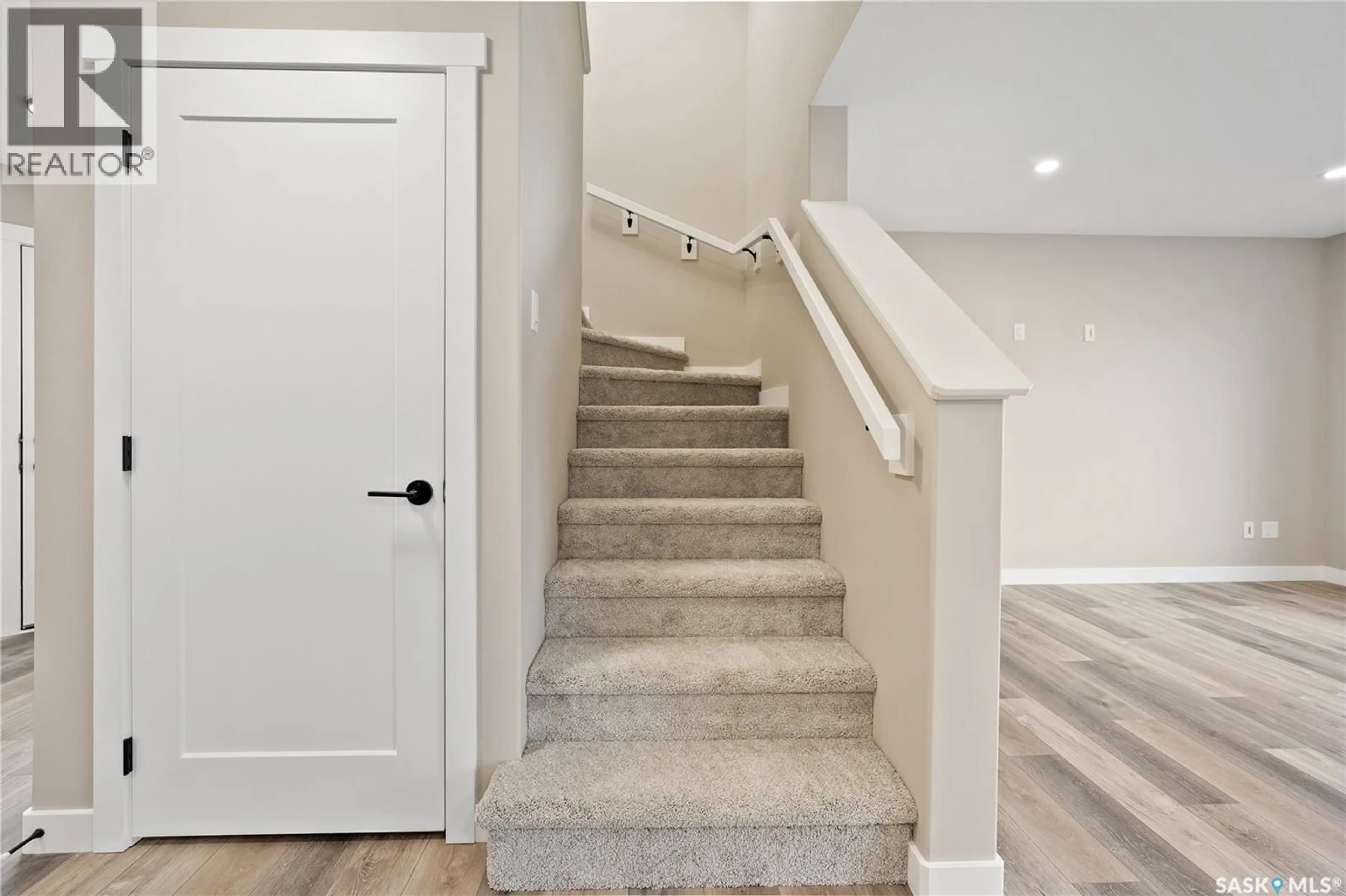 Stairs for 1725 MUSTARD STREET, Regina Saskatchewan S4Y0G1