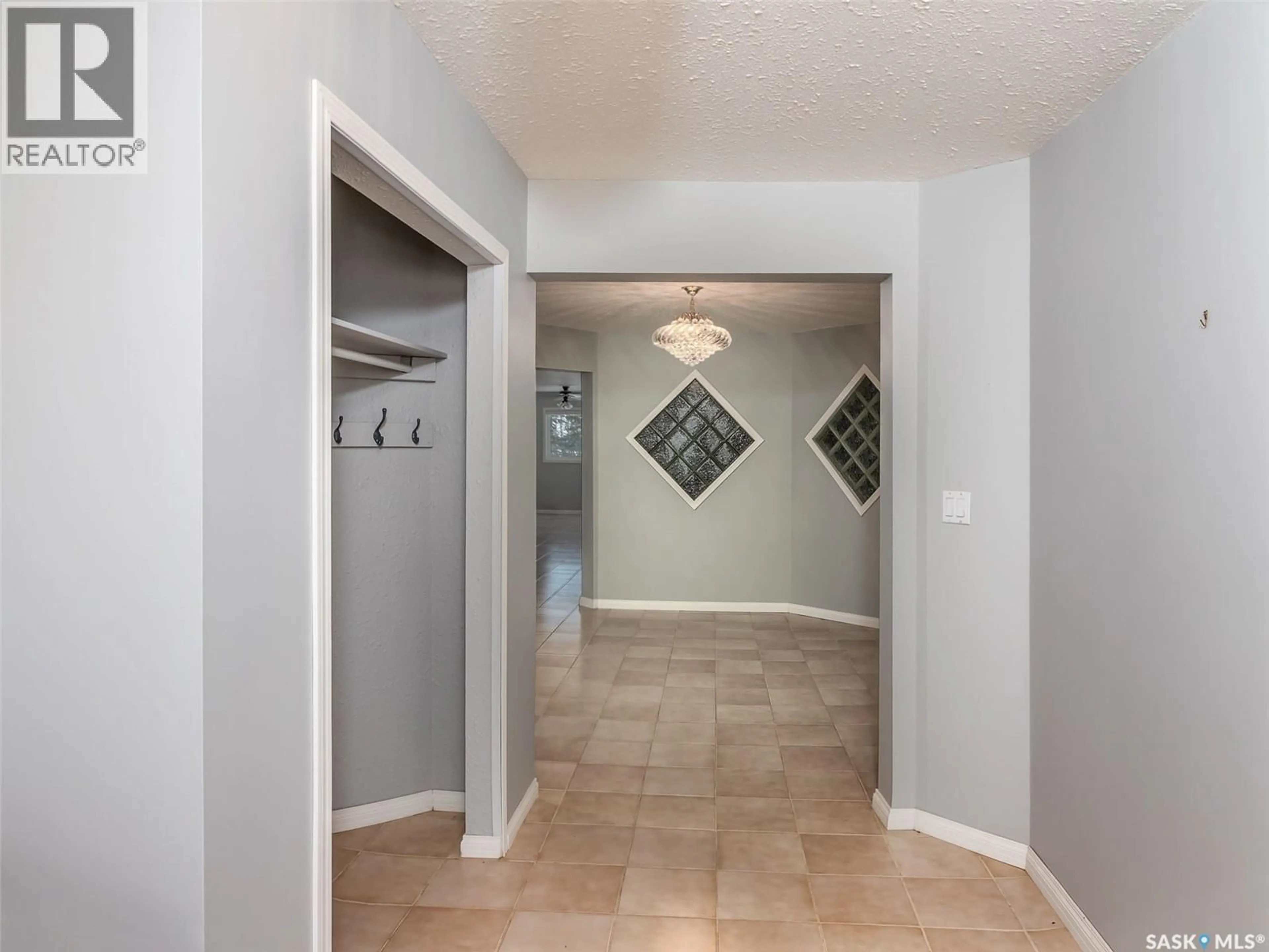 Indoor entryway for 999 MELFORT STREET, Melfort Saskatchewan S0E1A0