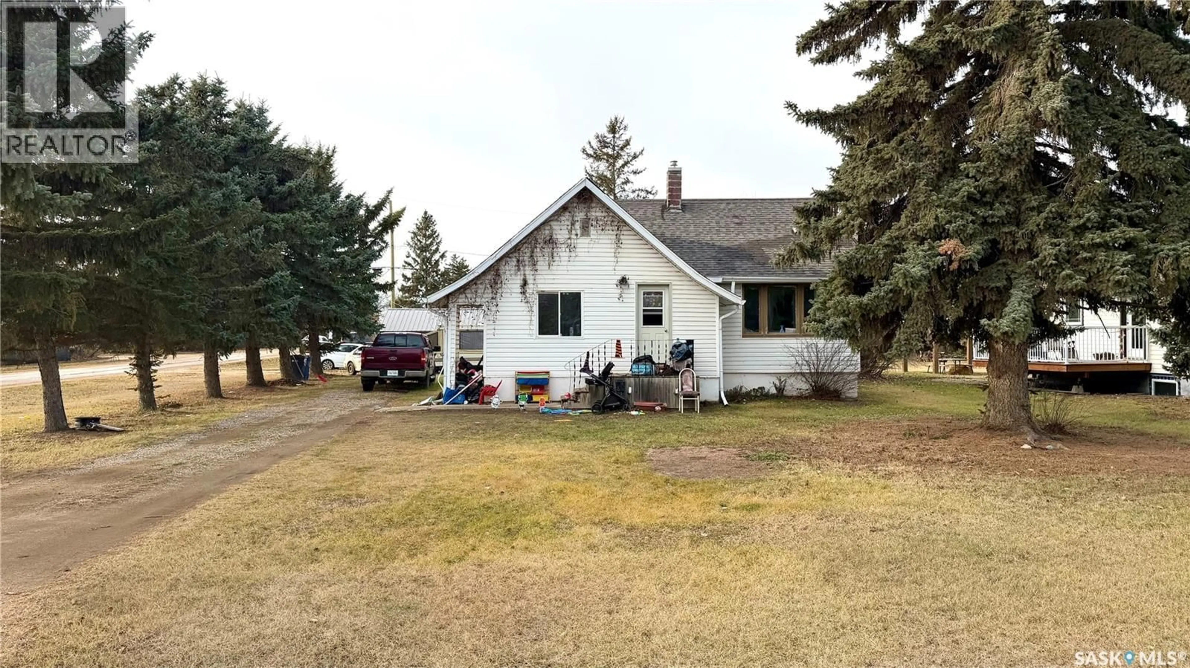 A pic from outside/outdoor area/front of a property/back of a property/a pic from drone, street for 260 FERGUSON STREET, Craik Saskatchewan S0G0V0