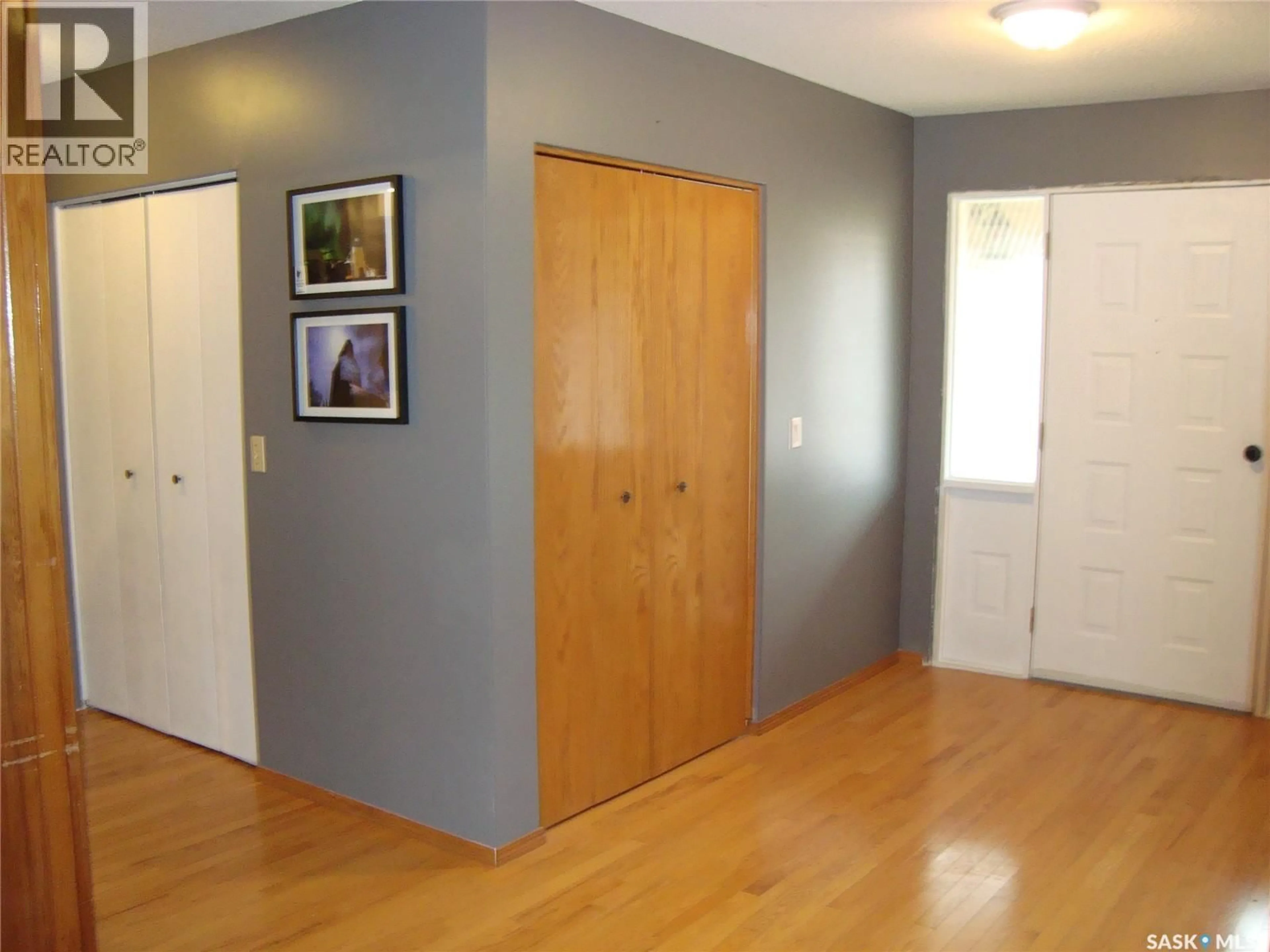 Indoor entryway for 105 4TH AVENUE, Kyle Saskatchewan S0L1T0