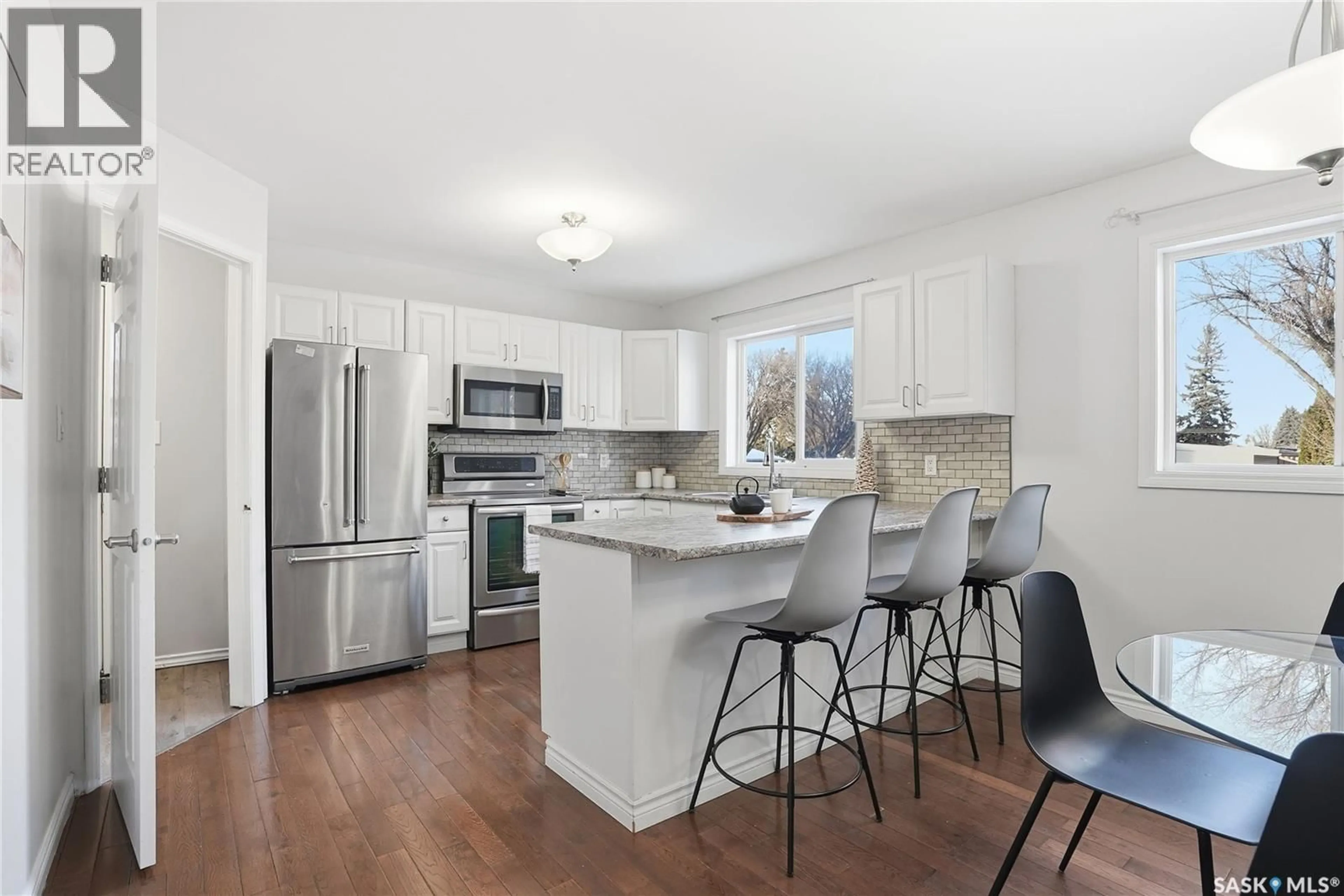 Open concept kitchen, unknown for 1804 WILSON CRESCENT, Saskatoon Saskatchewan S7J2N9