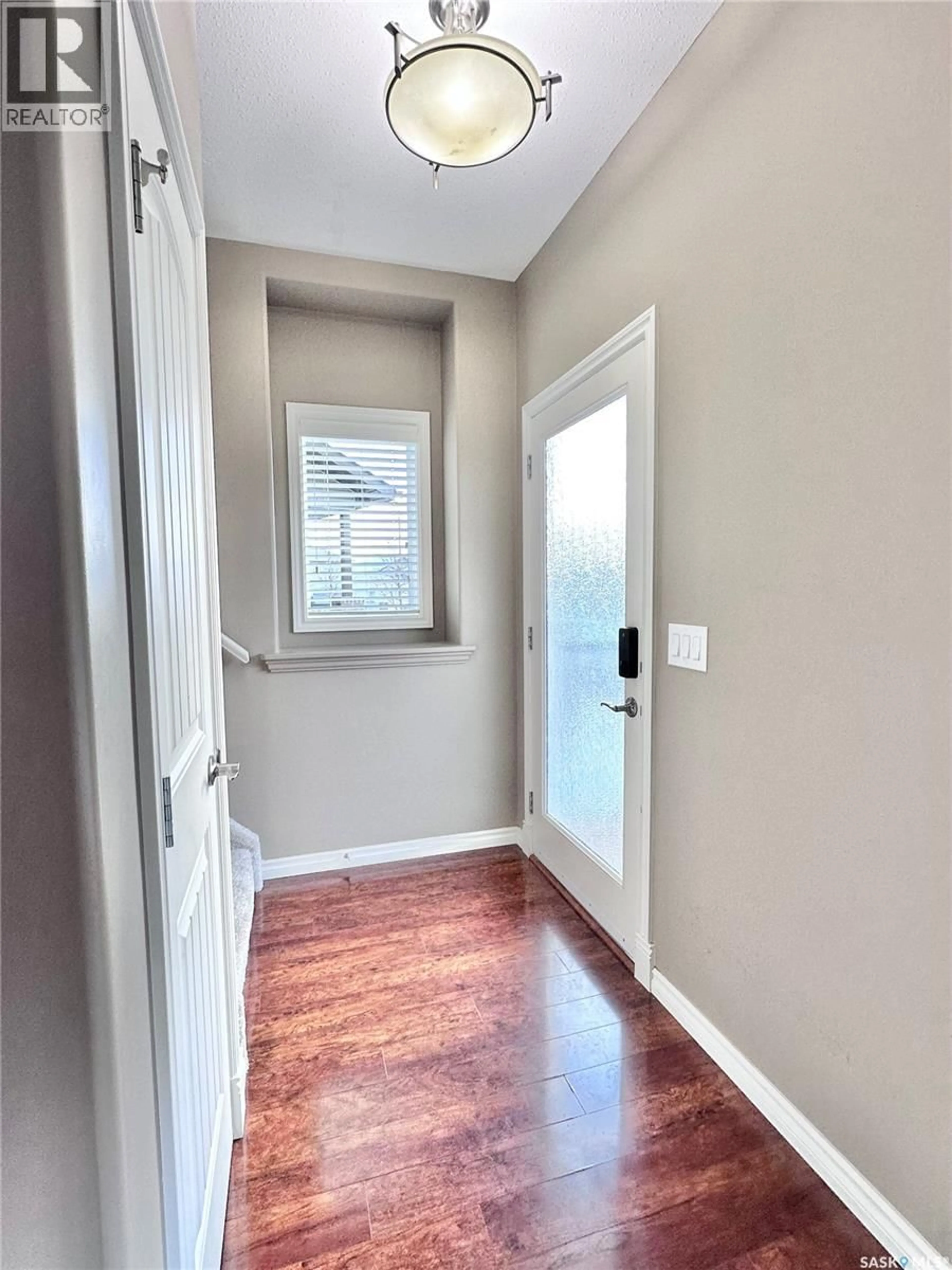 Indoor entryway for 1026 WILLOWGROVE CRESCENT, Saskatoon Saskatchewan S7W0H7