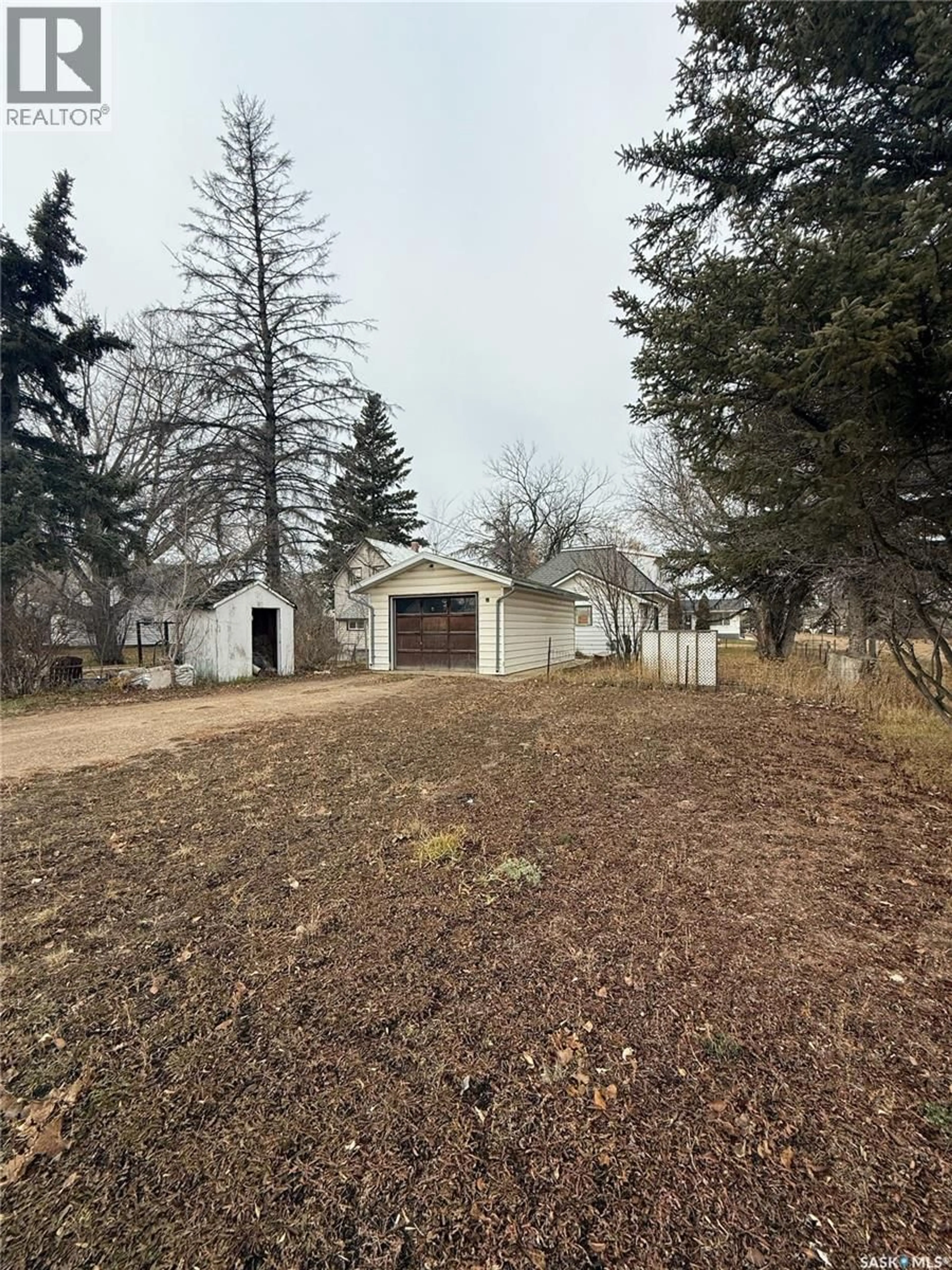 A pic from outside/outdoor area/front of a property/back of a property/a pic from drone, street for 301 2ND STREET, Craik Saskatchewan S0G0V0