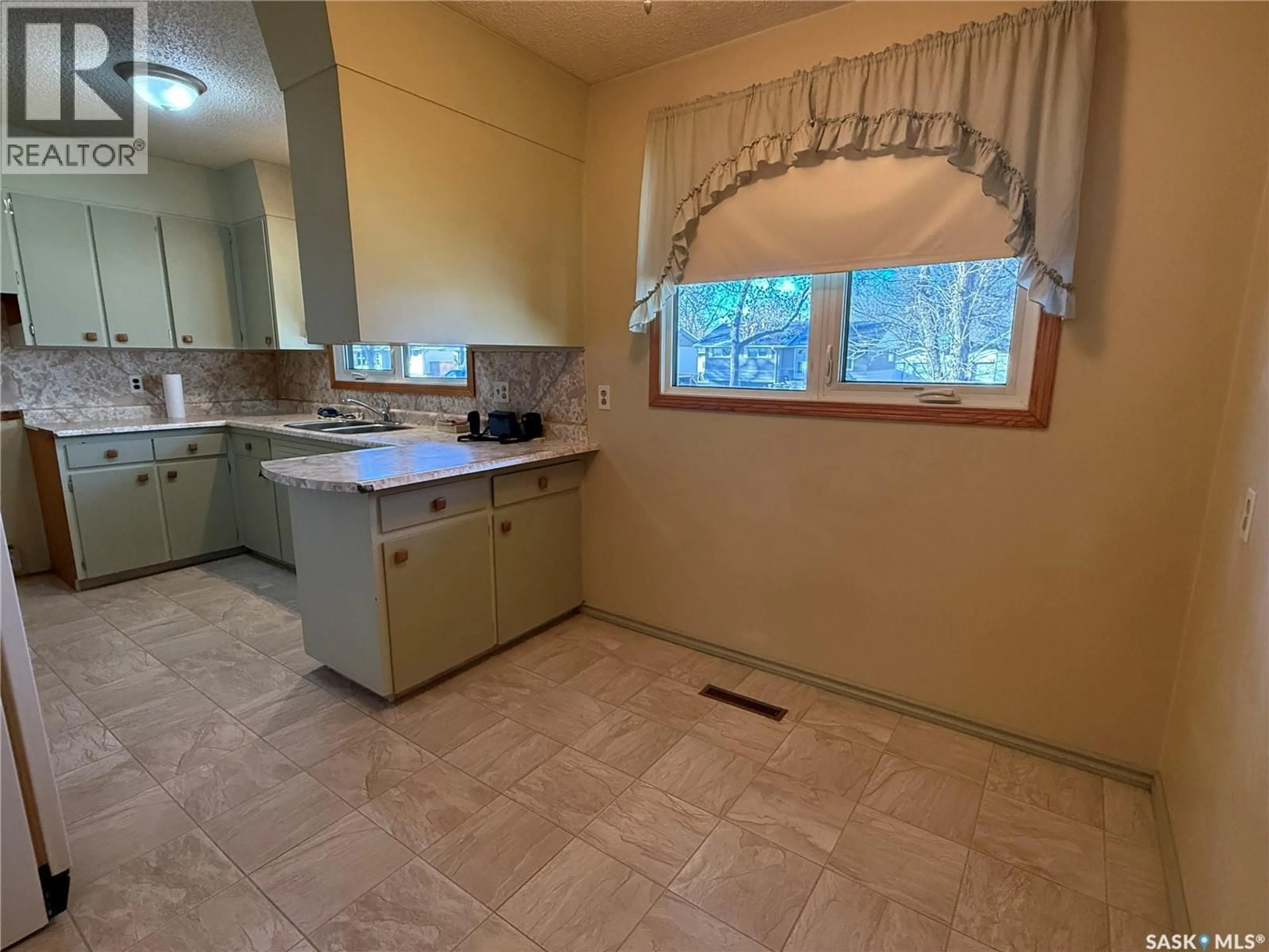 Unknown for 127 ASH DRIVE, Weyburn Saskatchewan S4H0S3