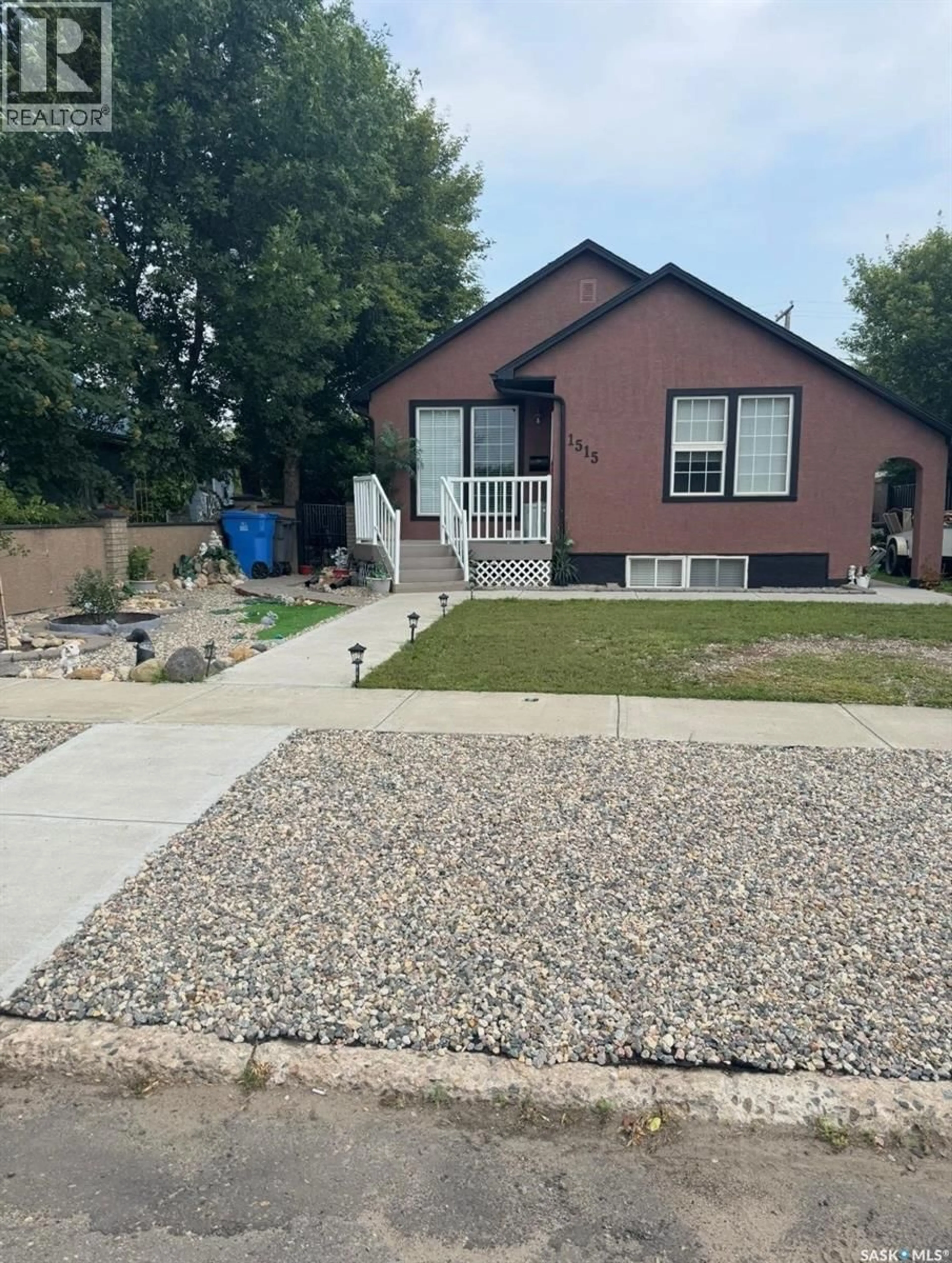 Home with vinyl exterior material, street for 1515 2ND STREET, Estevan Saskatchewan S4A0M7