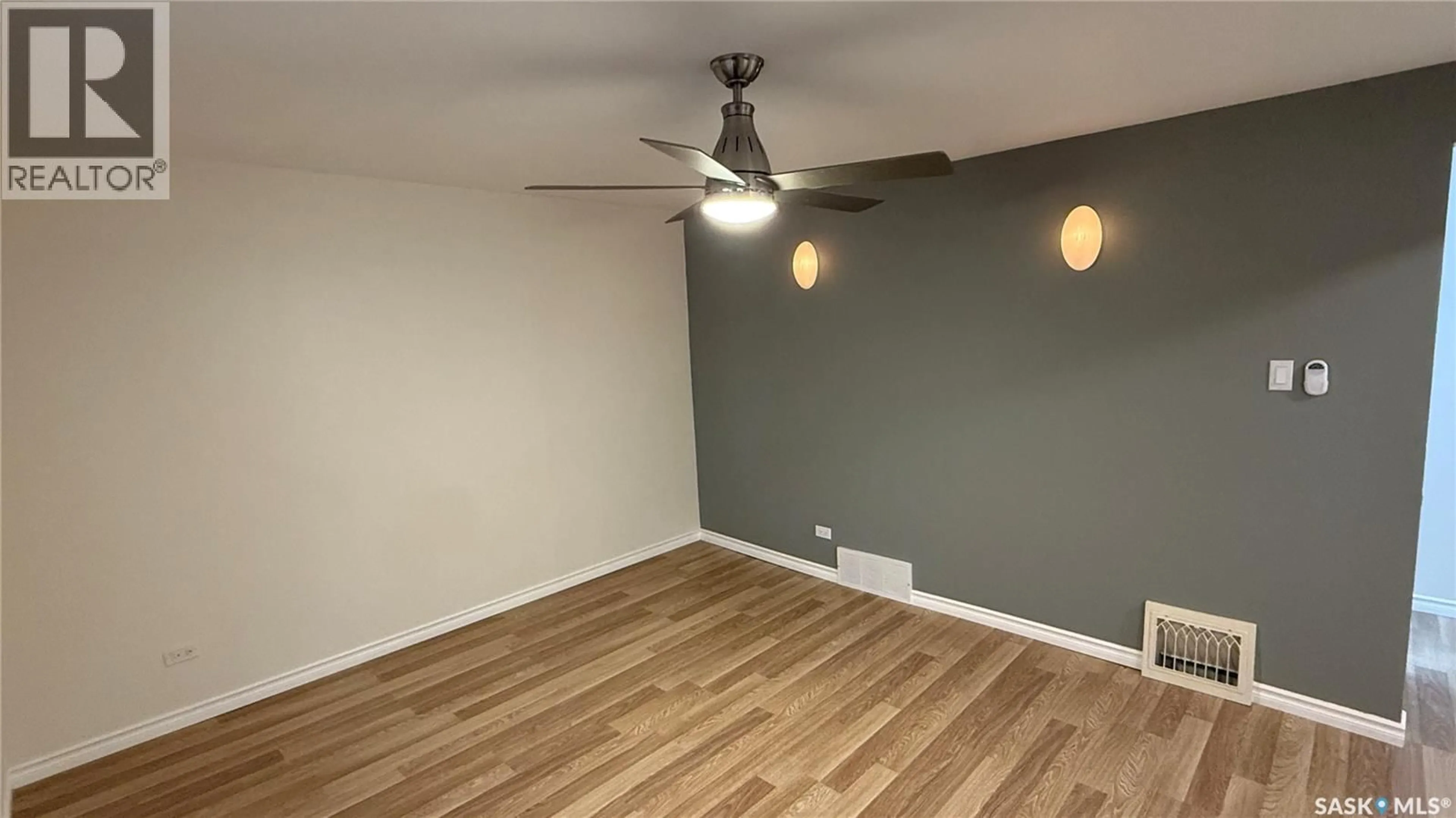 A pic of a room for 4124 4TH AVENUE, Regina Saskatchewan S4T0H5