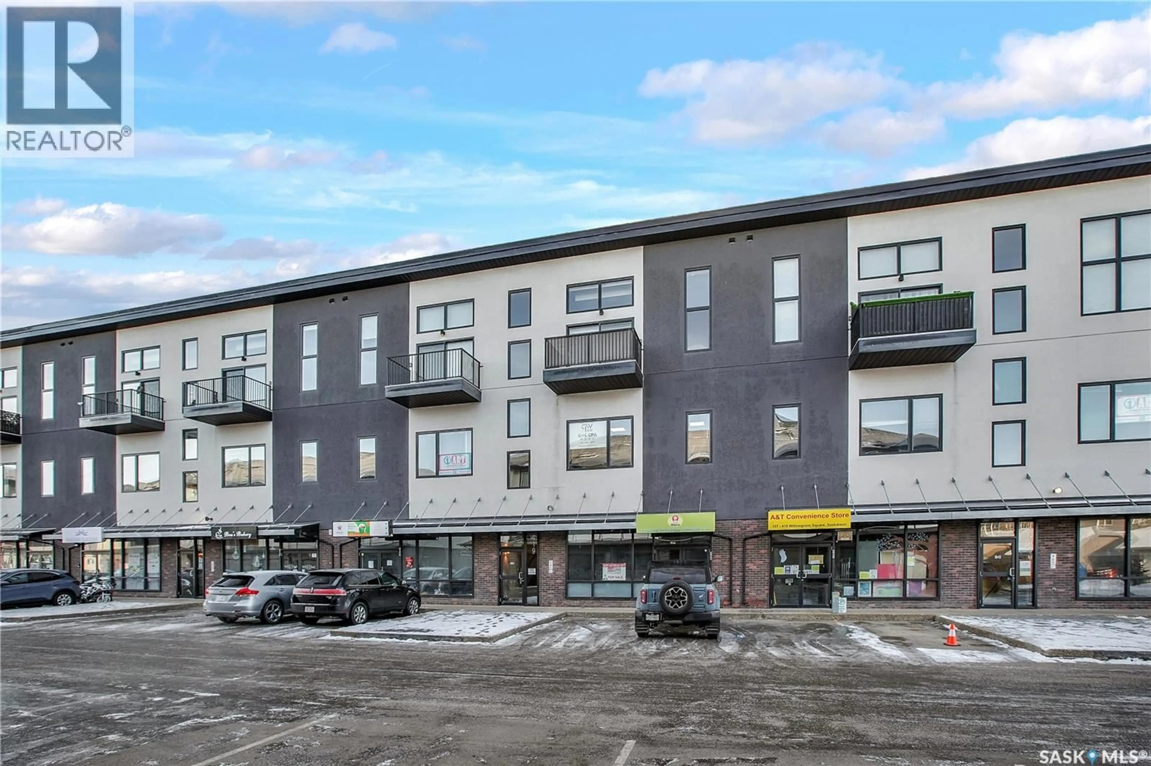 Patio, building for 419 - 306 WILLOWGROVE SQUARE, Saskatoon Saskatchewan S7W0T2