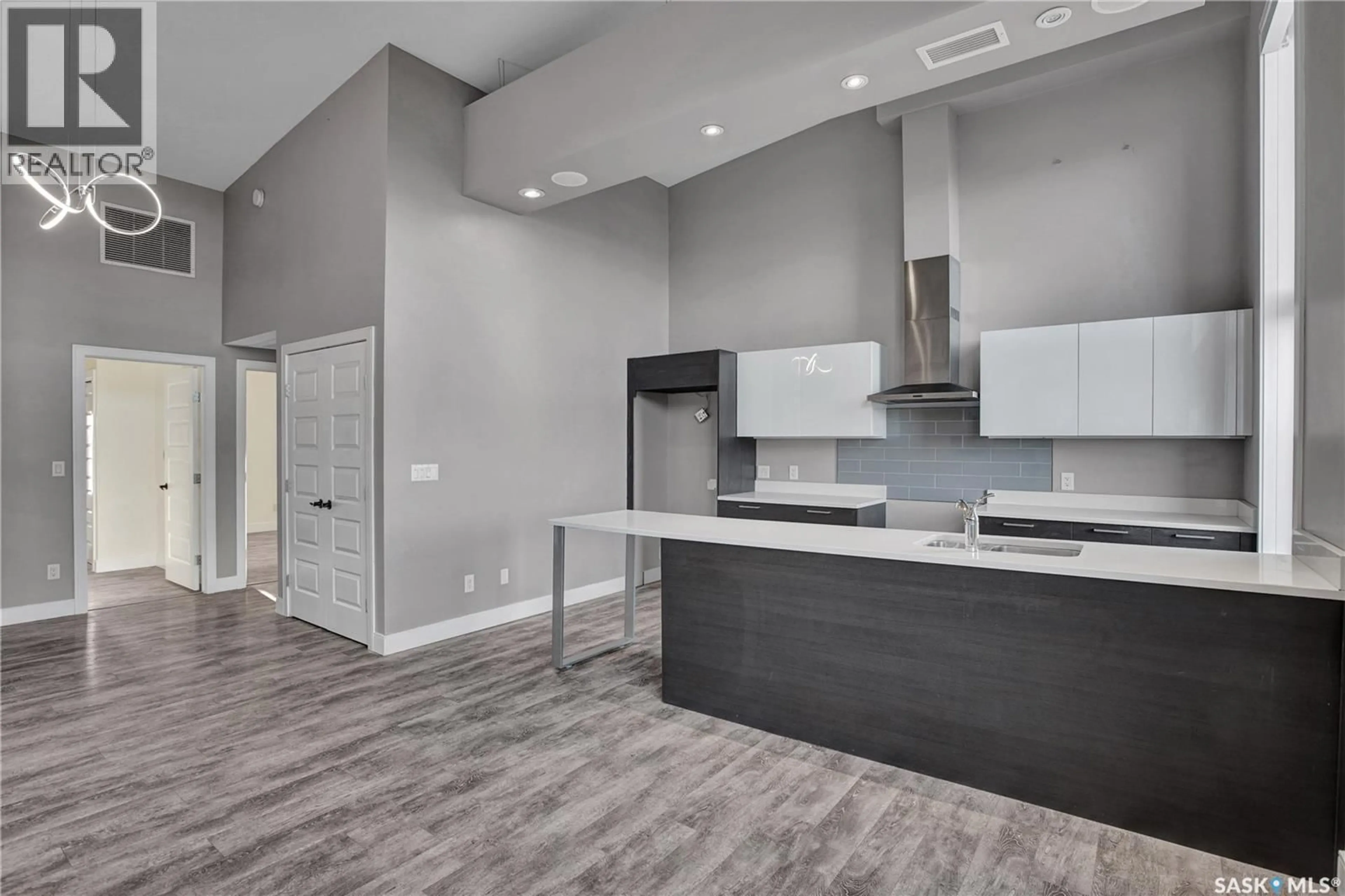 Open concept kitchen, ceramic/tile floor for 419 - 306 WILLOWGROVE SQUARE, Saskatoon Saskatchewan S7W0T2