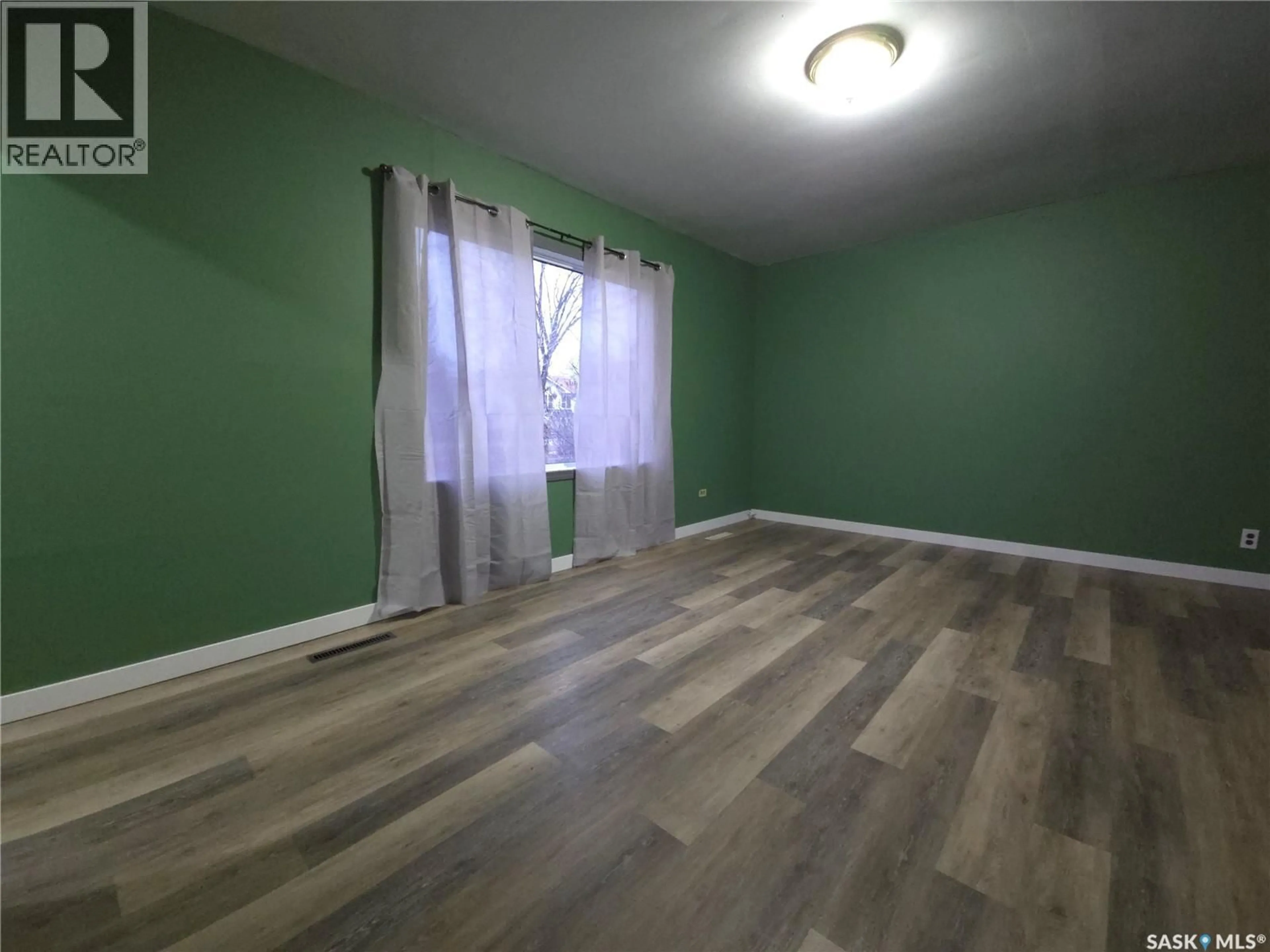 A pic of a room for 643 OMINICA STREET, Moose Jaw Saskatchewan S6H0H4