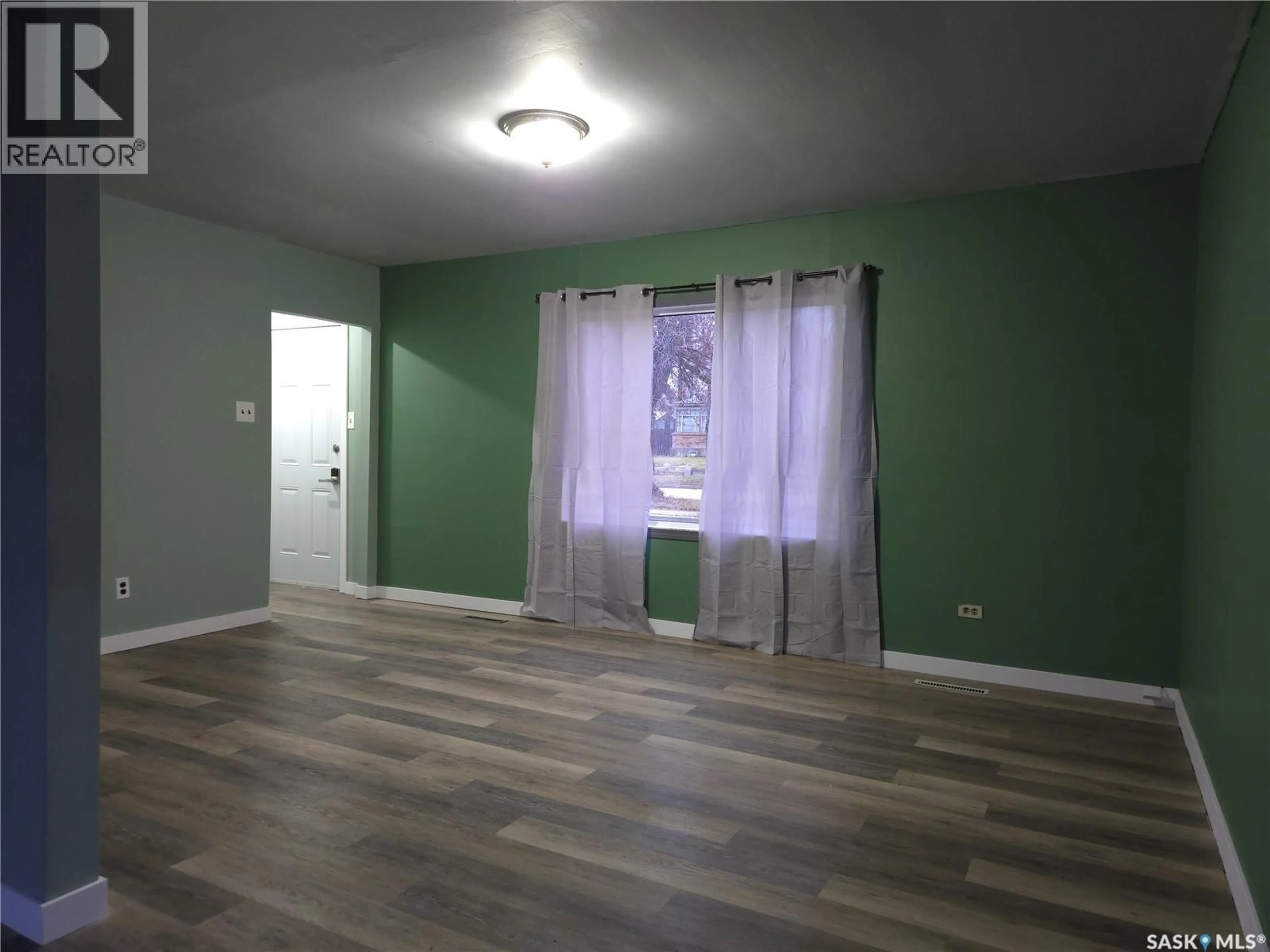A pic of a room for 643 OMINICA STREET, Moose Jaw Saskatchewan S6H0H4