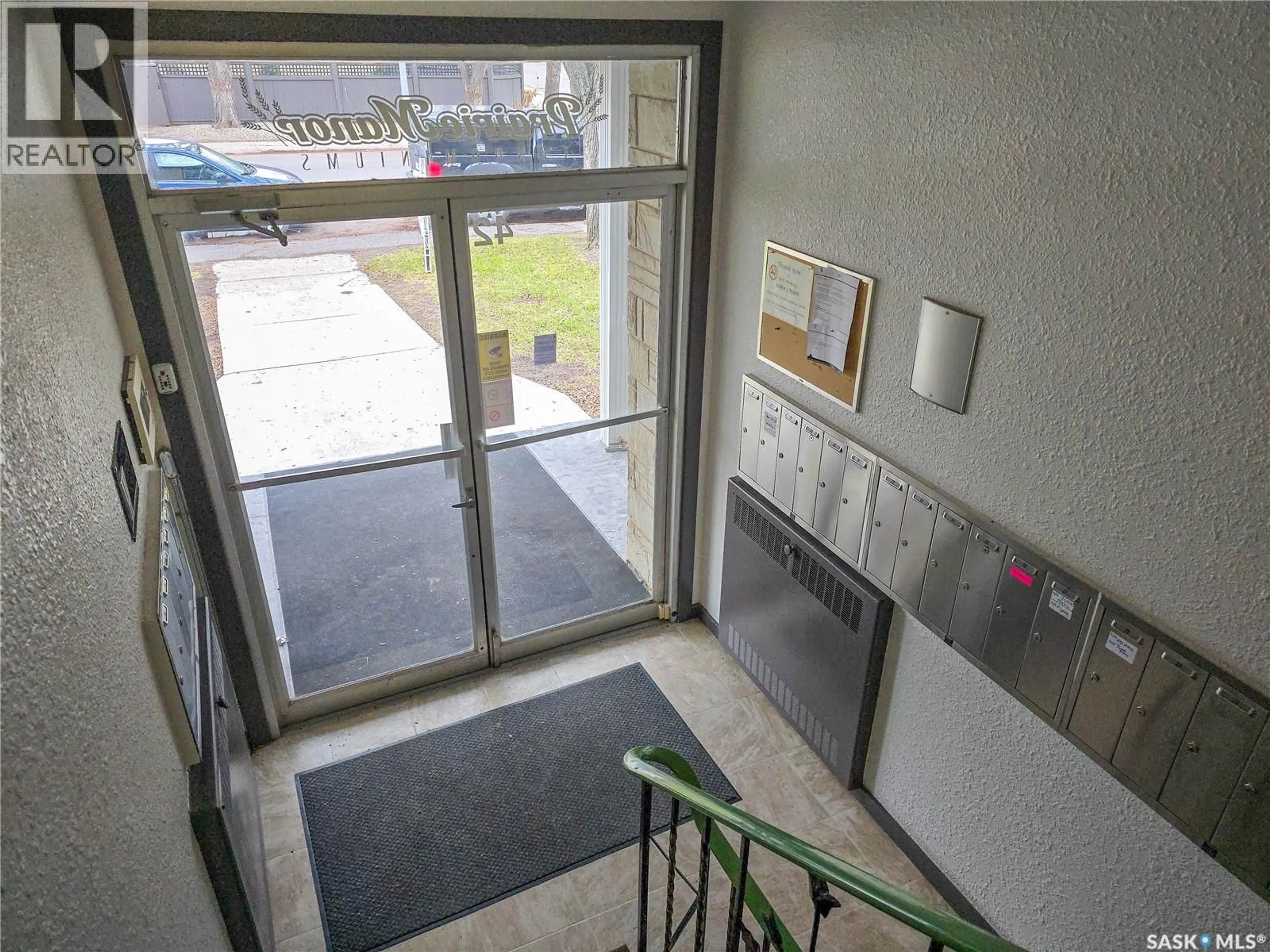 Indoor foyer for 47 42 SPENCE STREET, Regina Saskatchewan S4S4H4