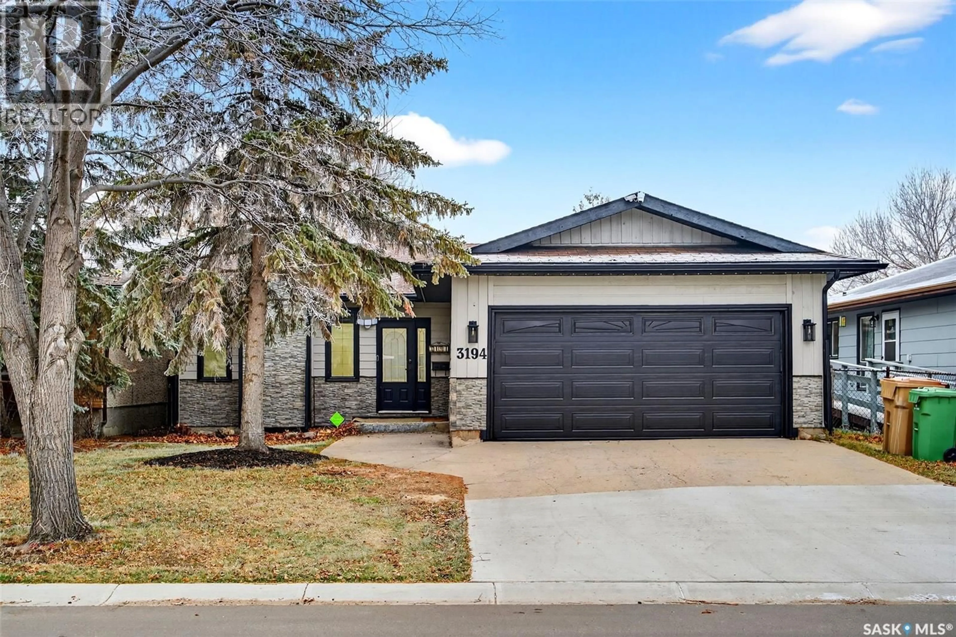 Home with vinyl exterior material, street for 3194 SALTERIO CRESCENT, Regina Saskatchewan S4V1C9