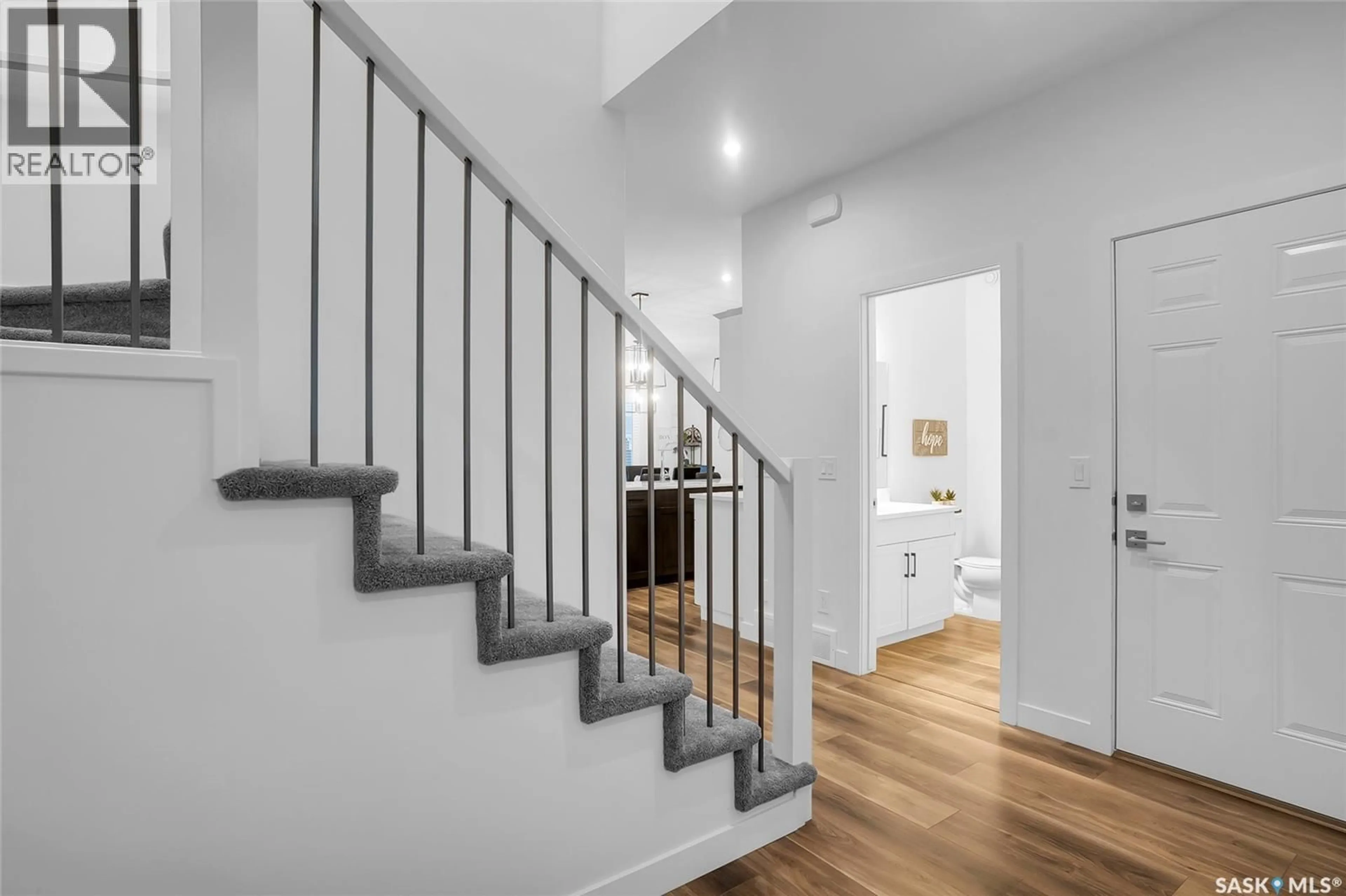 Stairs for 2026 STILLING LANE, Saskatoon Saskatchewan S7V0X1