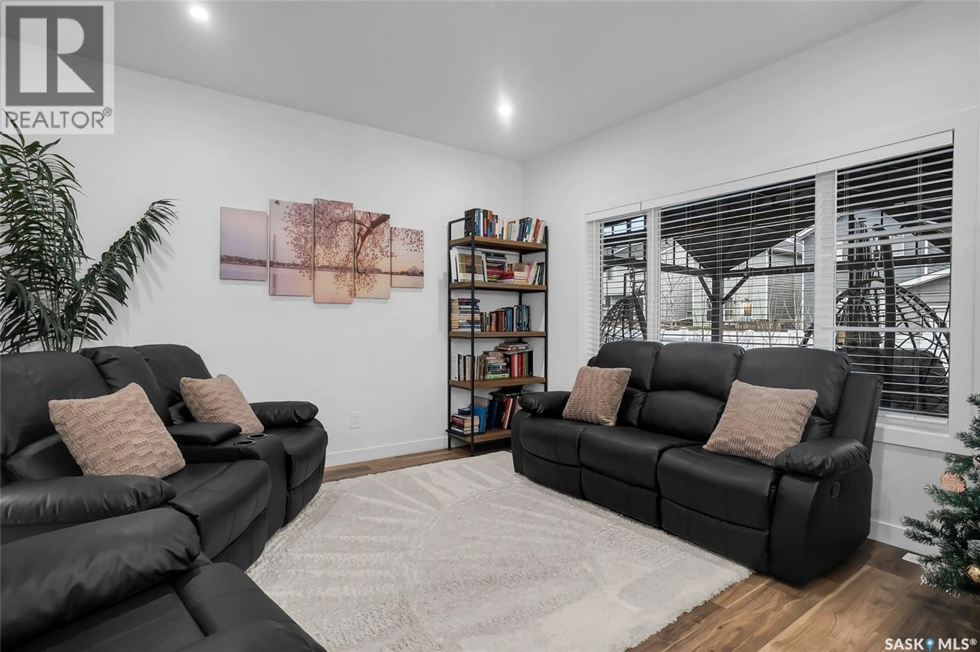 Living room with furniture, unknown for 2026 STILLING LANE, Saskatoon Saskatchewan S7V0X1