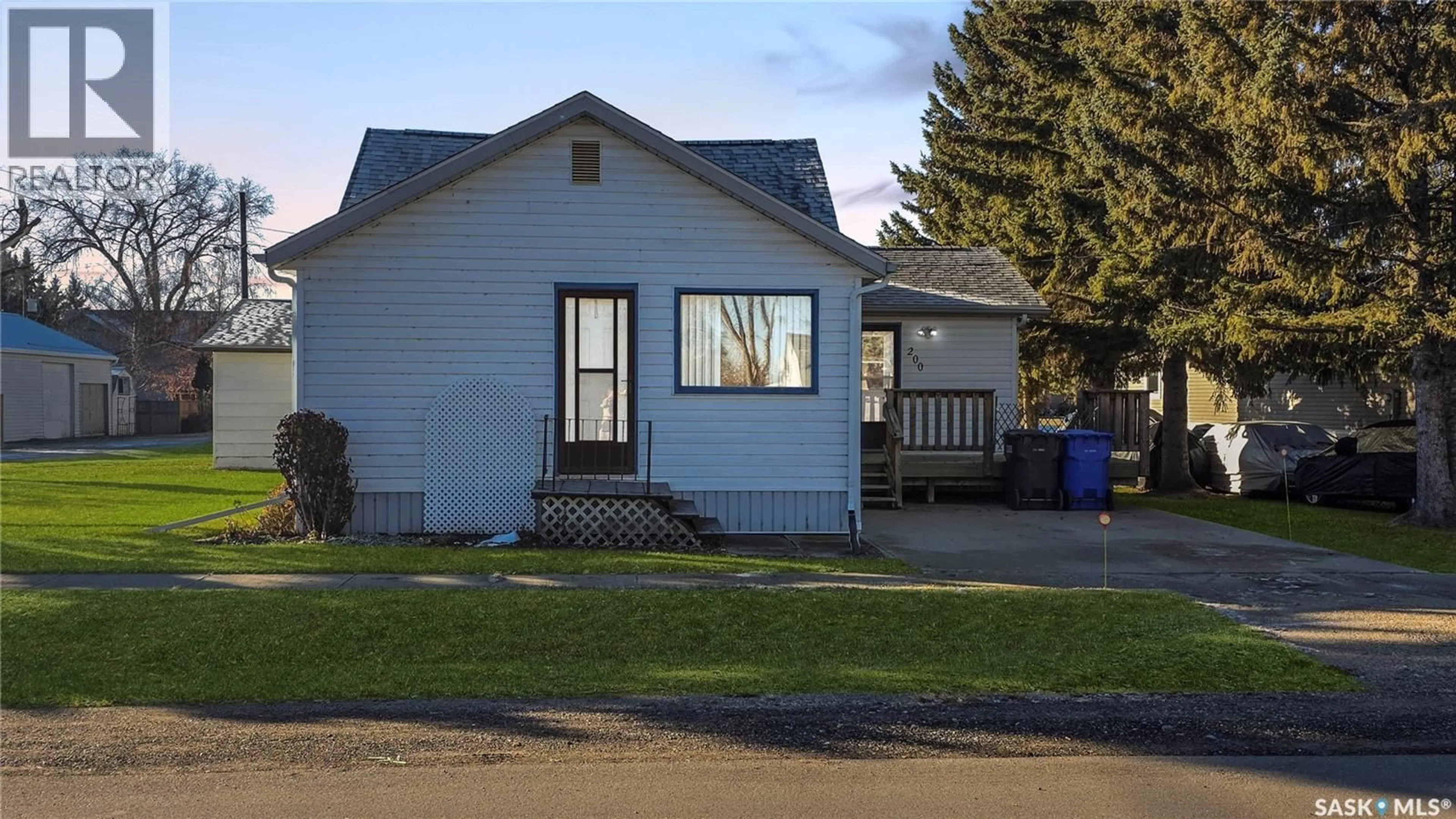 Home with vinyl exterior material, street for 200 MONTREAL AVENUE, Saltcoats Saskatchewan S3N3R0