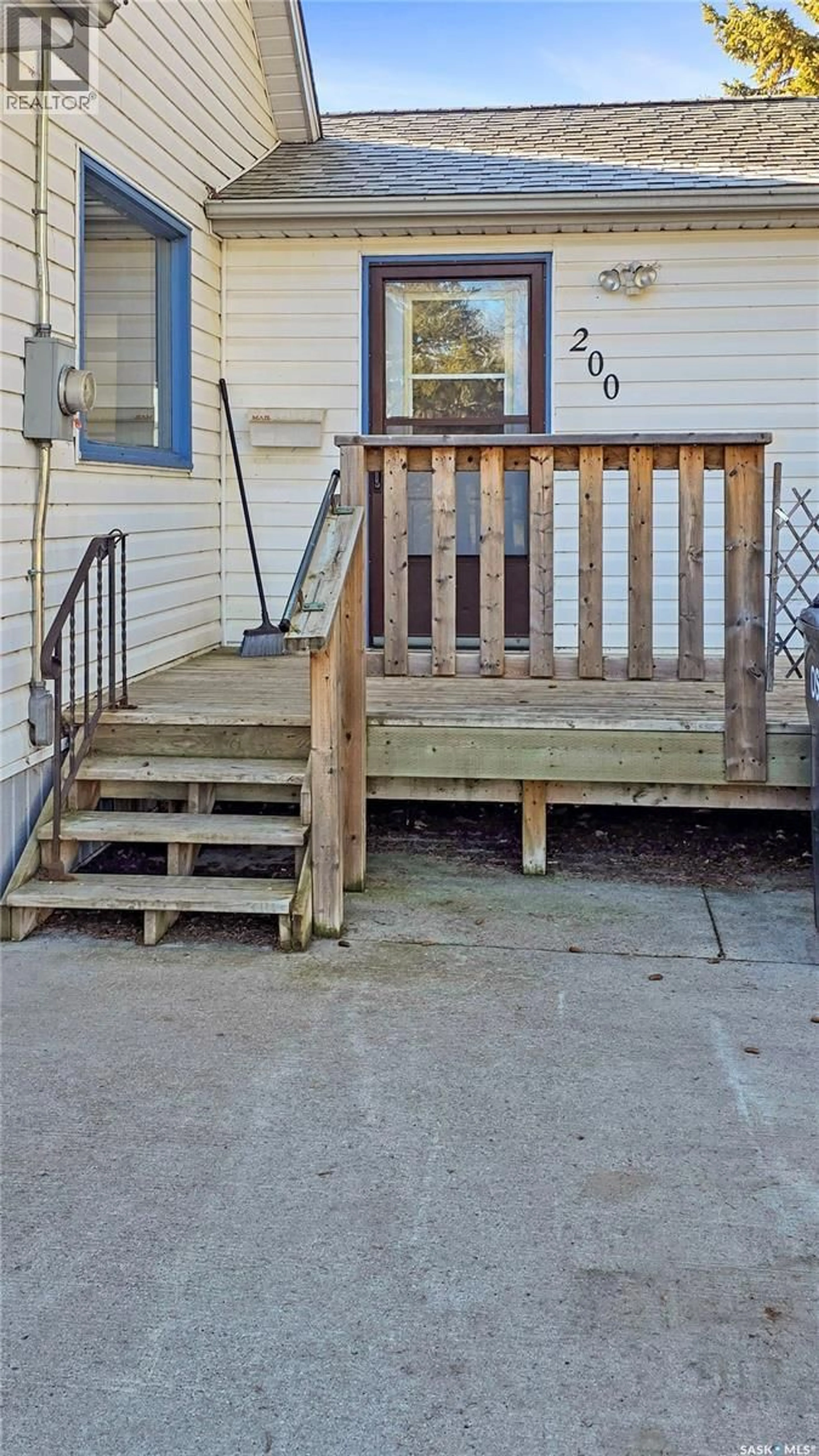 Stairs for 200 MONTREAL AVENUE, Saltcoats Saskatchewan S3N3R0