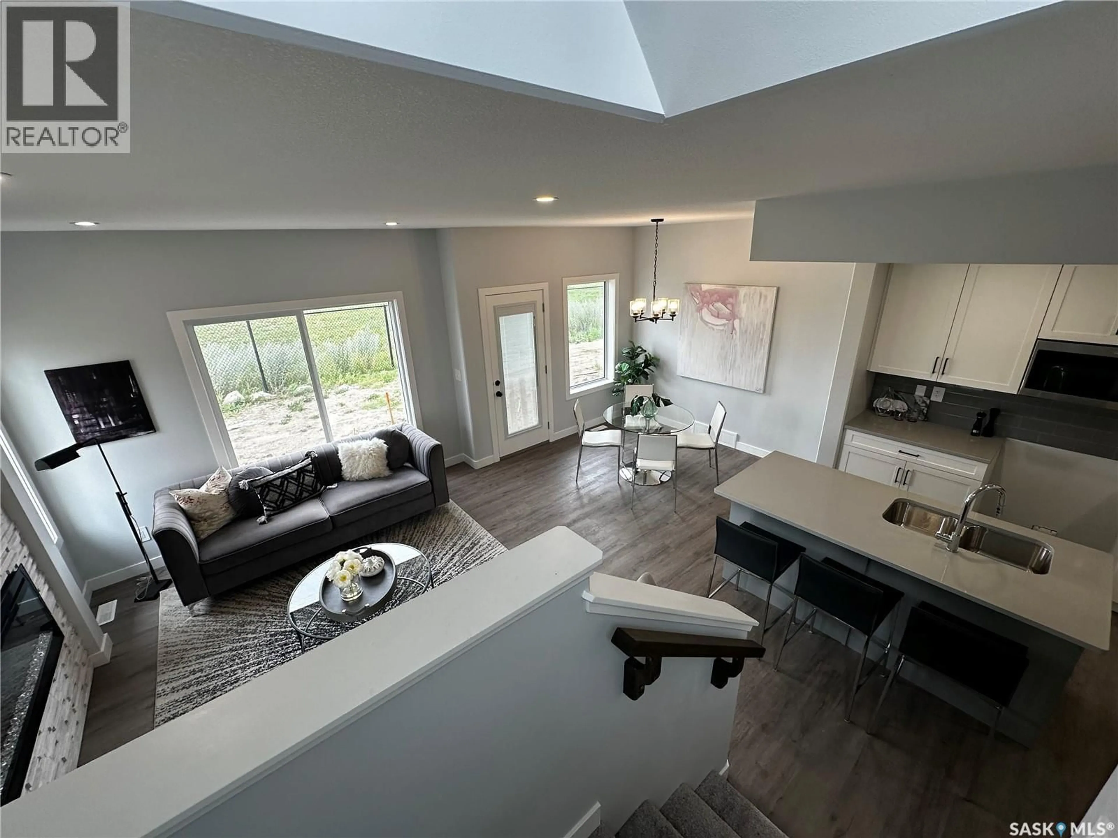 Open concept kitchen, unknown for 514 MYLES HEIDT MANOR, Saskatoon Saskatchewan S7W0Z4