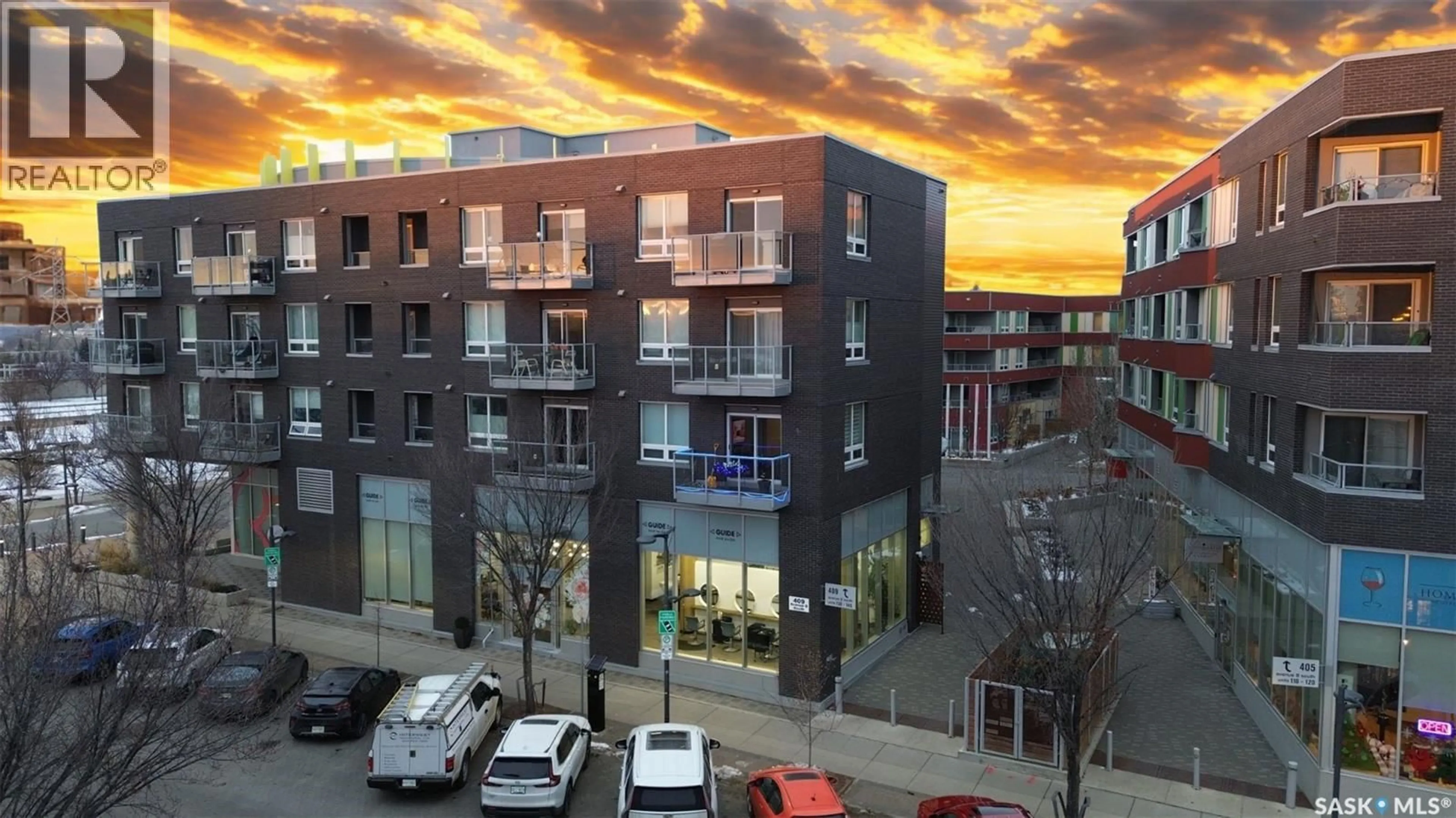 A pic from outside/outdoor area/front of a property/back of a property/a pic from drone, city buildings view from balcony for S - 405 409 B AVENUE, Saskatoon Saskatchewan S7M5M8