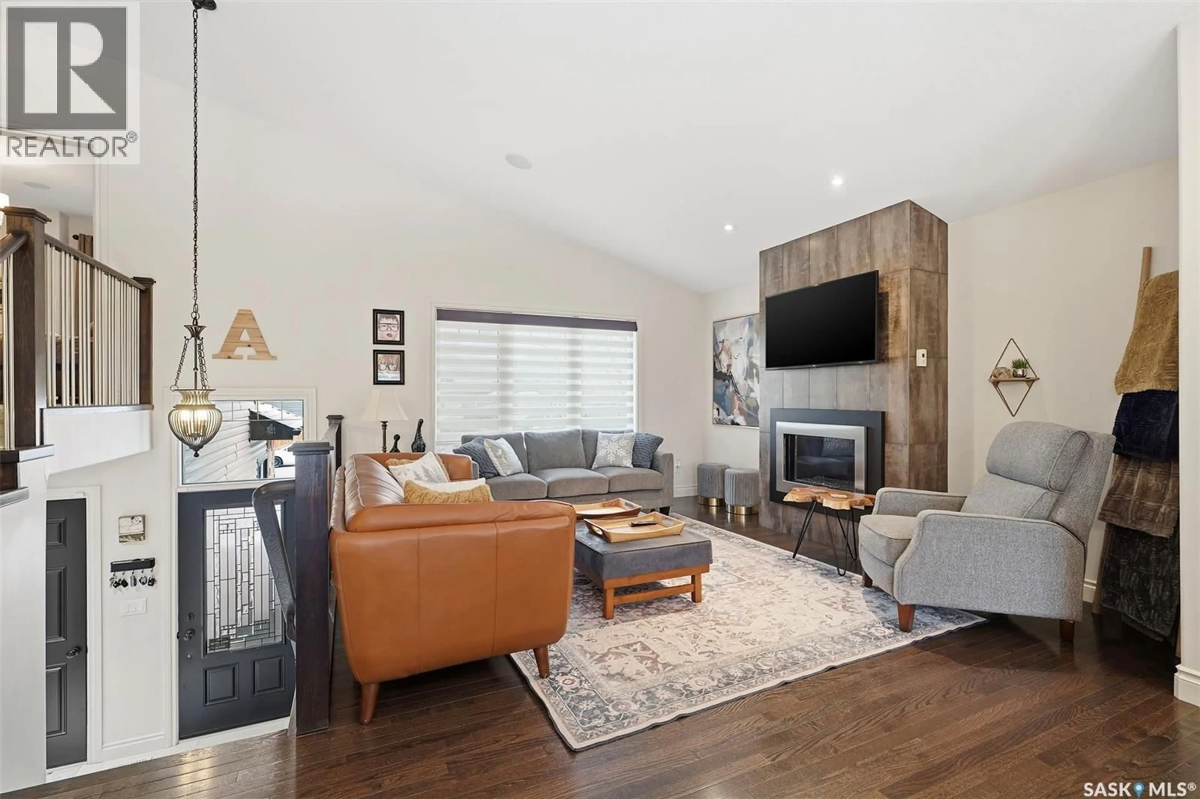 Living room with furniture, unknown for 115 PADGET CRESCENT, Saskatoon Saskatchewan S7W0G9