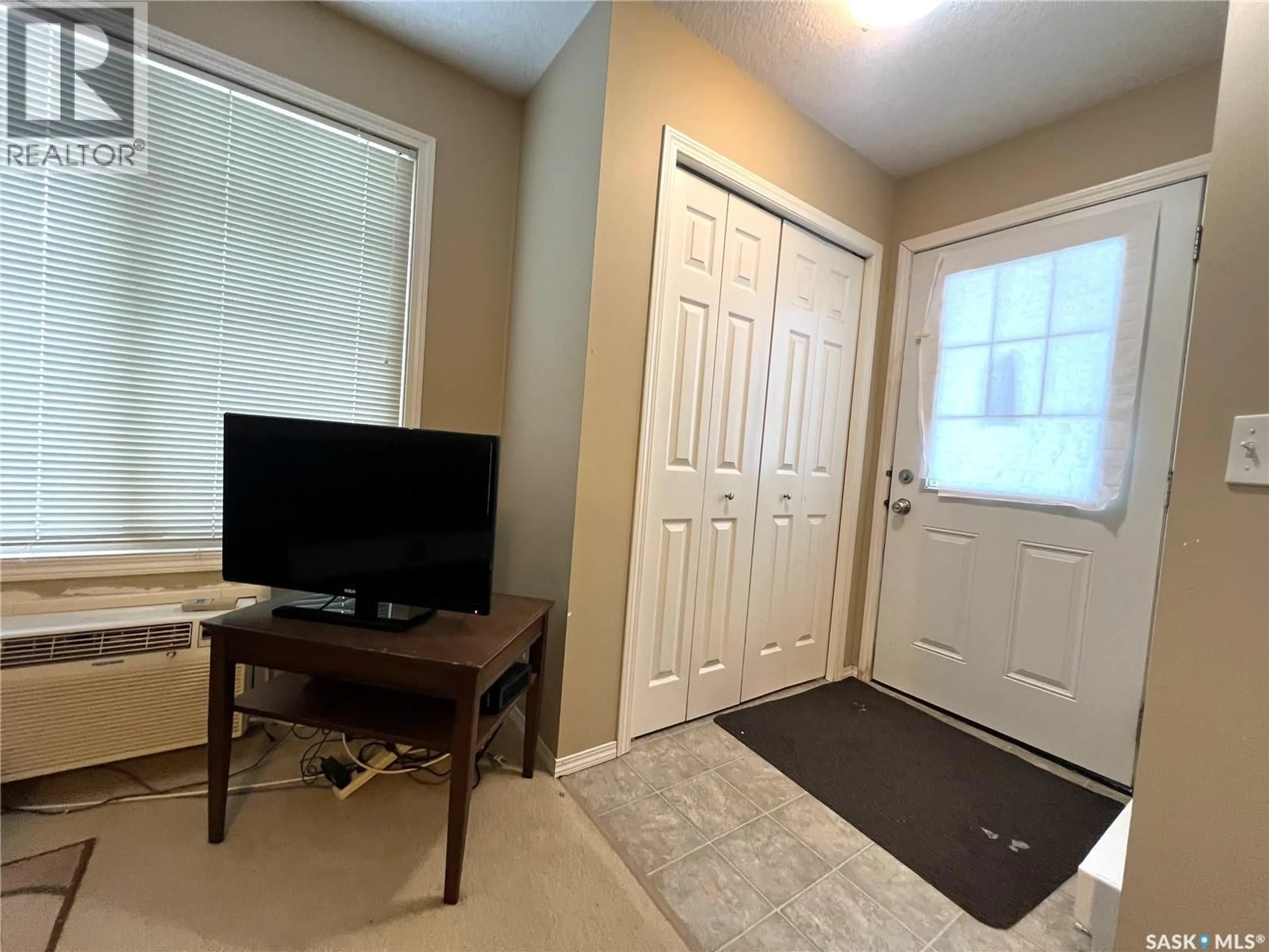Indoor entryway for 700 - 304 BATTLEFORD TRAIL, Swift Current Saskatchewan S9H4V9