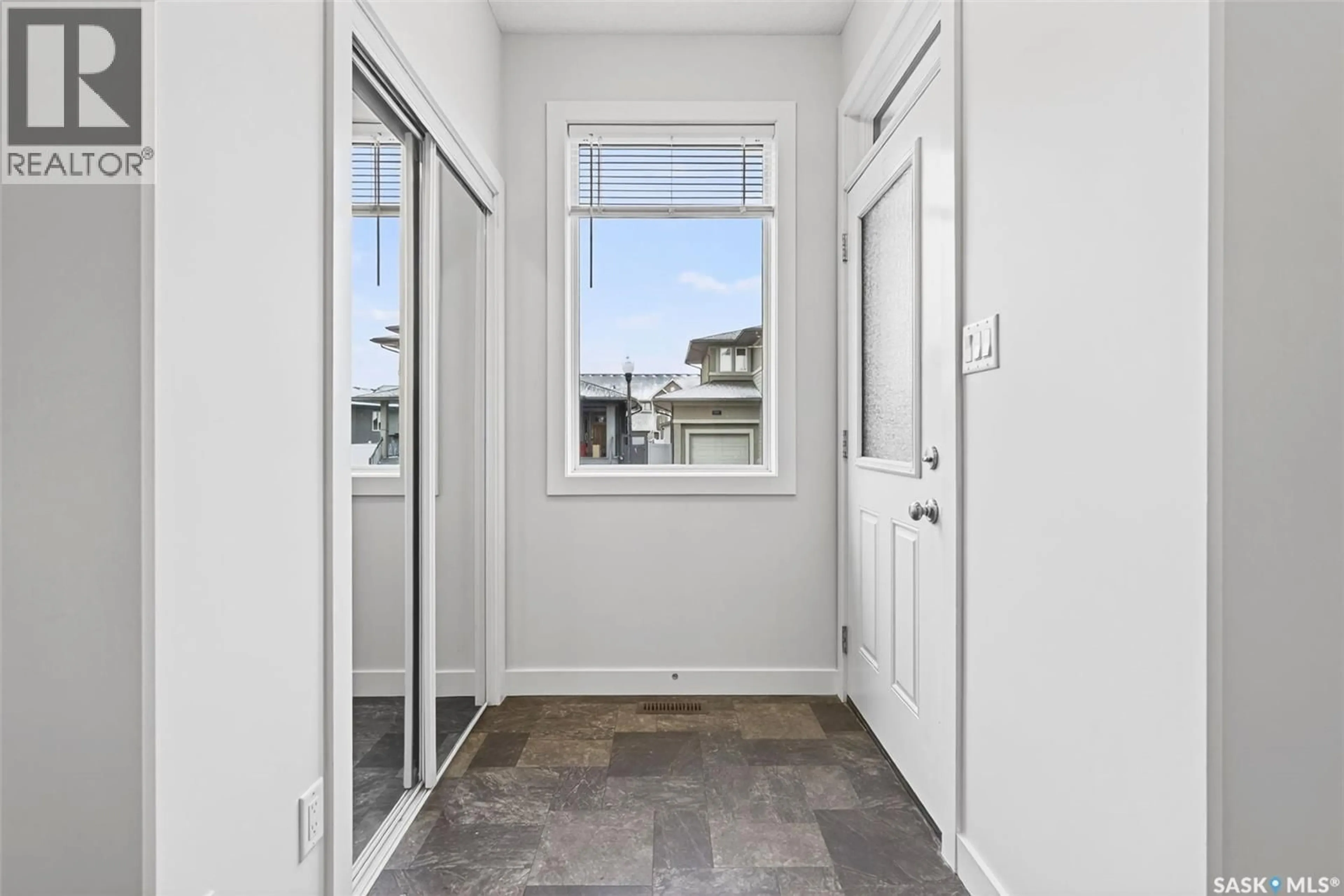 Indoor entryway for E - 4125 GREEN OLIVE WAY, Regina Saskatchewan S4V1P8