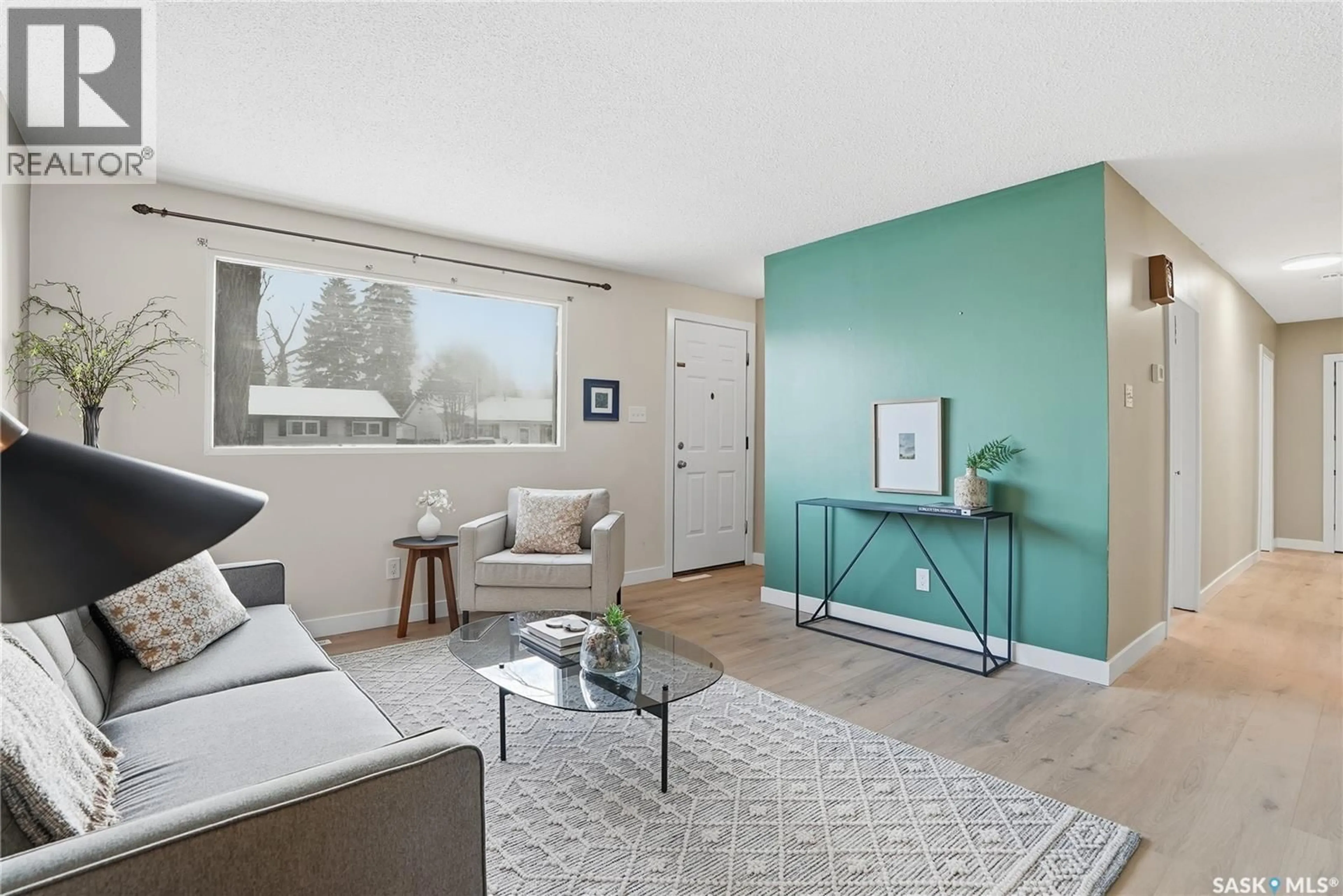 Living room with furniture, unknown for 513 S AVENUE N, Saskatoon Saskatchewan S7L3A2