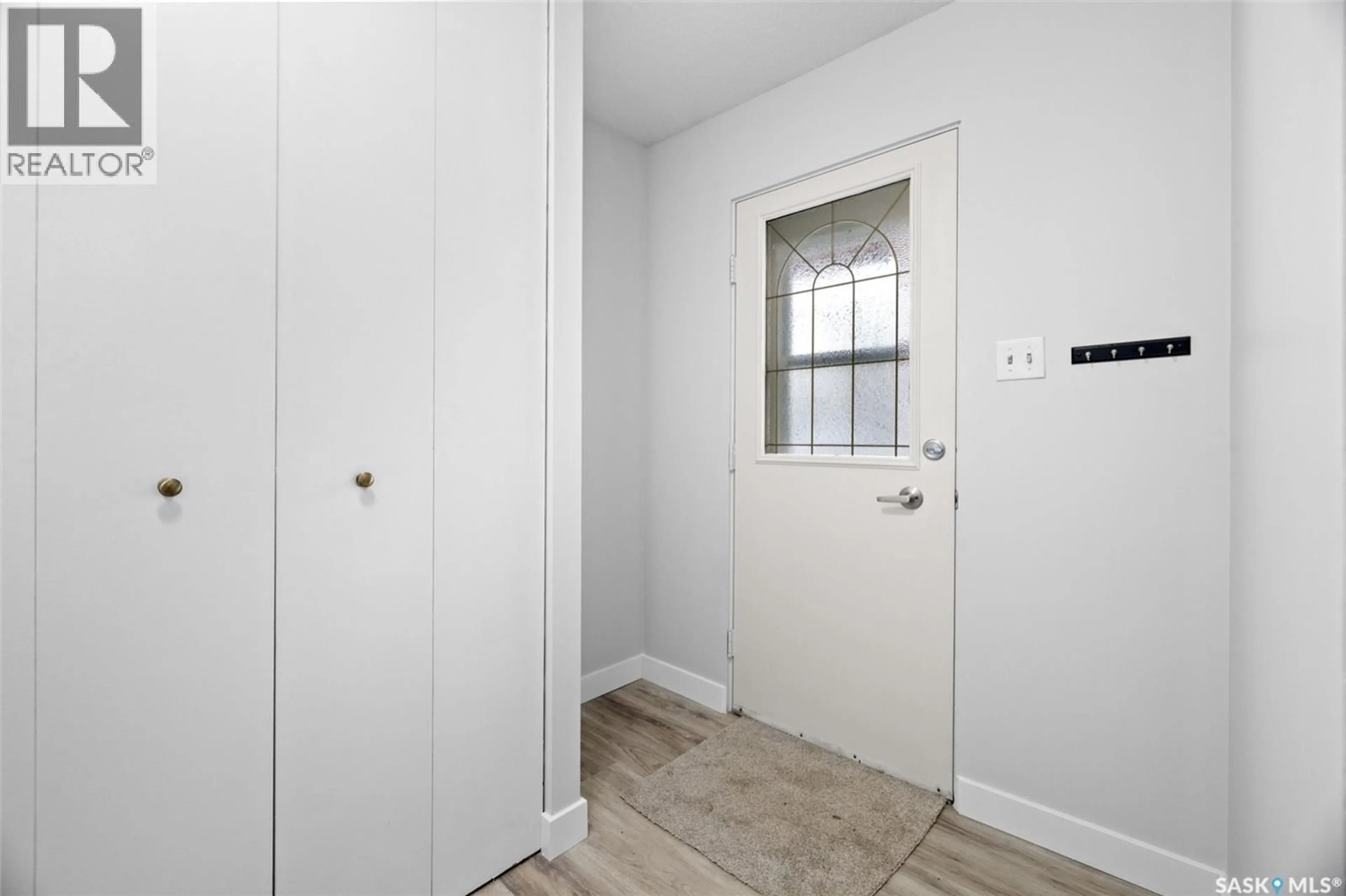 Indoor entryway for 3927 GORDON ROAD, Regina Saskatchewan S4S6G6