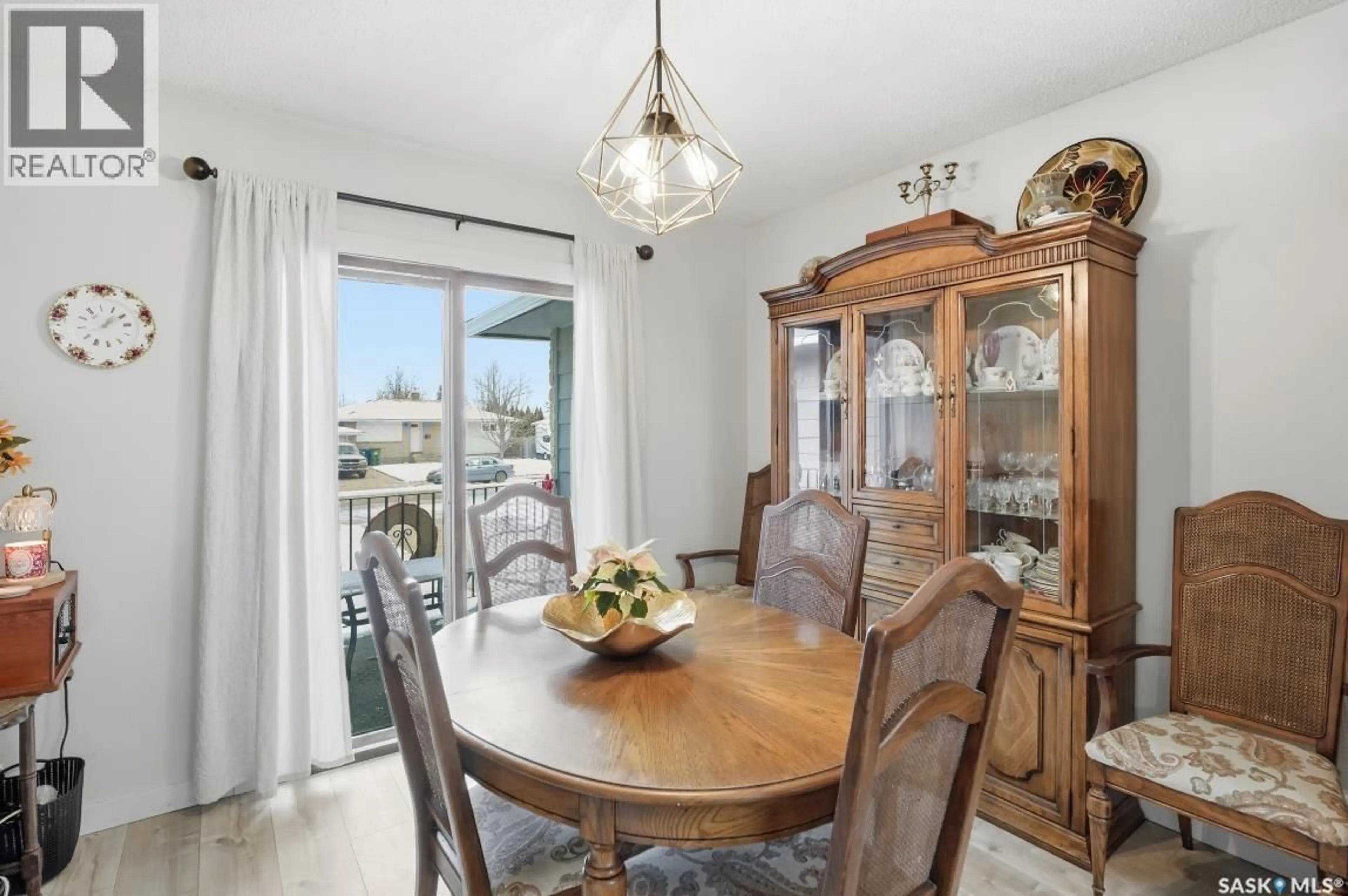 Dining room, unknown for 5 JOHN EAST AVENUE, Saskatoon Saskatchewan S7N4A6