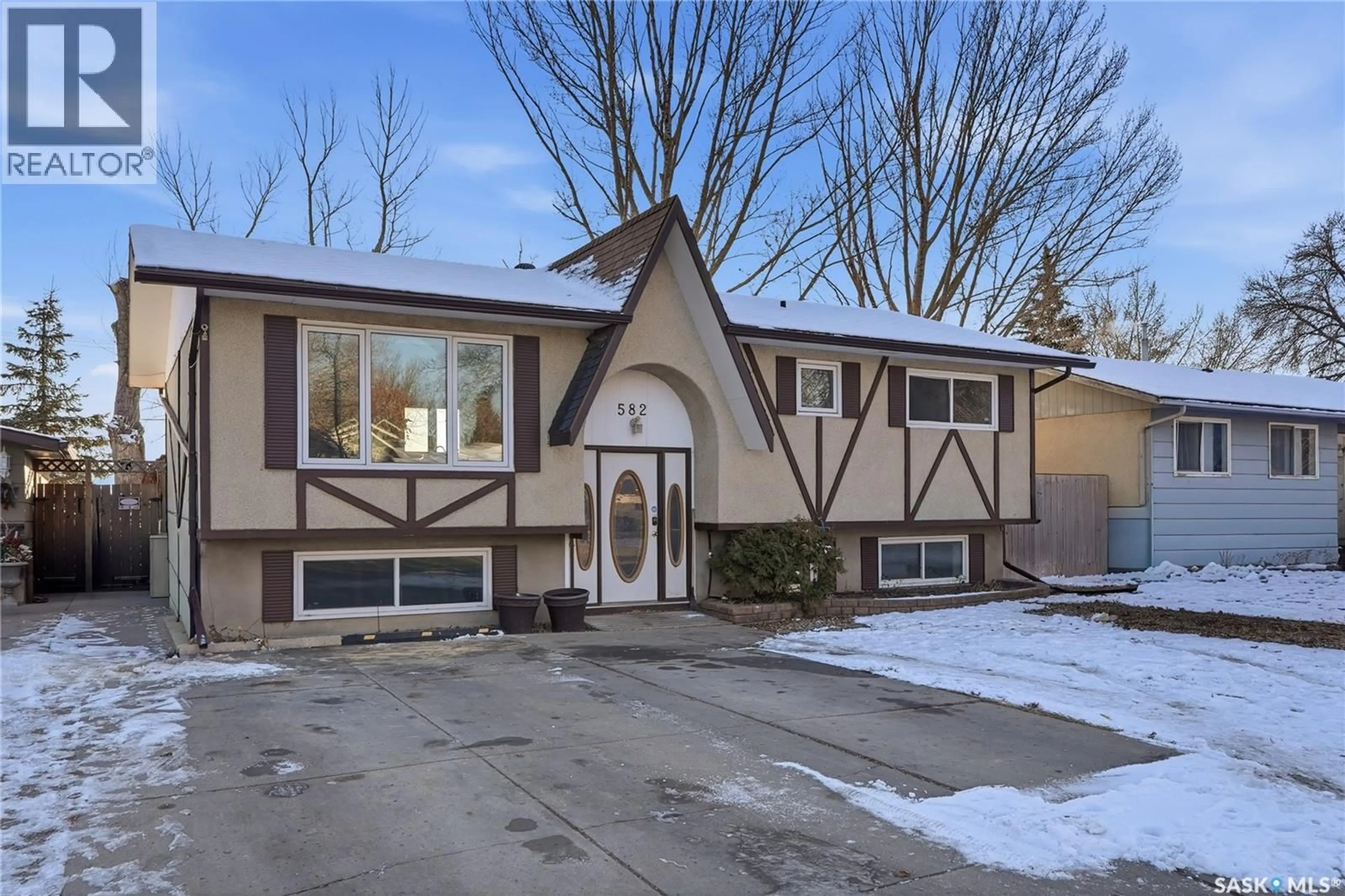 Unknown for 582 APPLEBY DRIVE, Saskatoon Saskatchewan S7M4B8