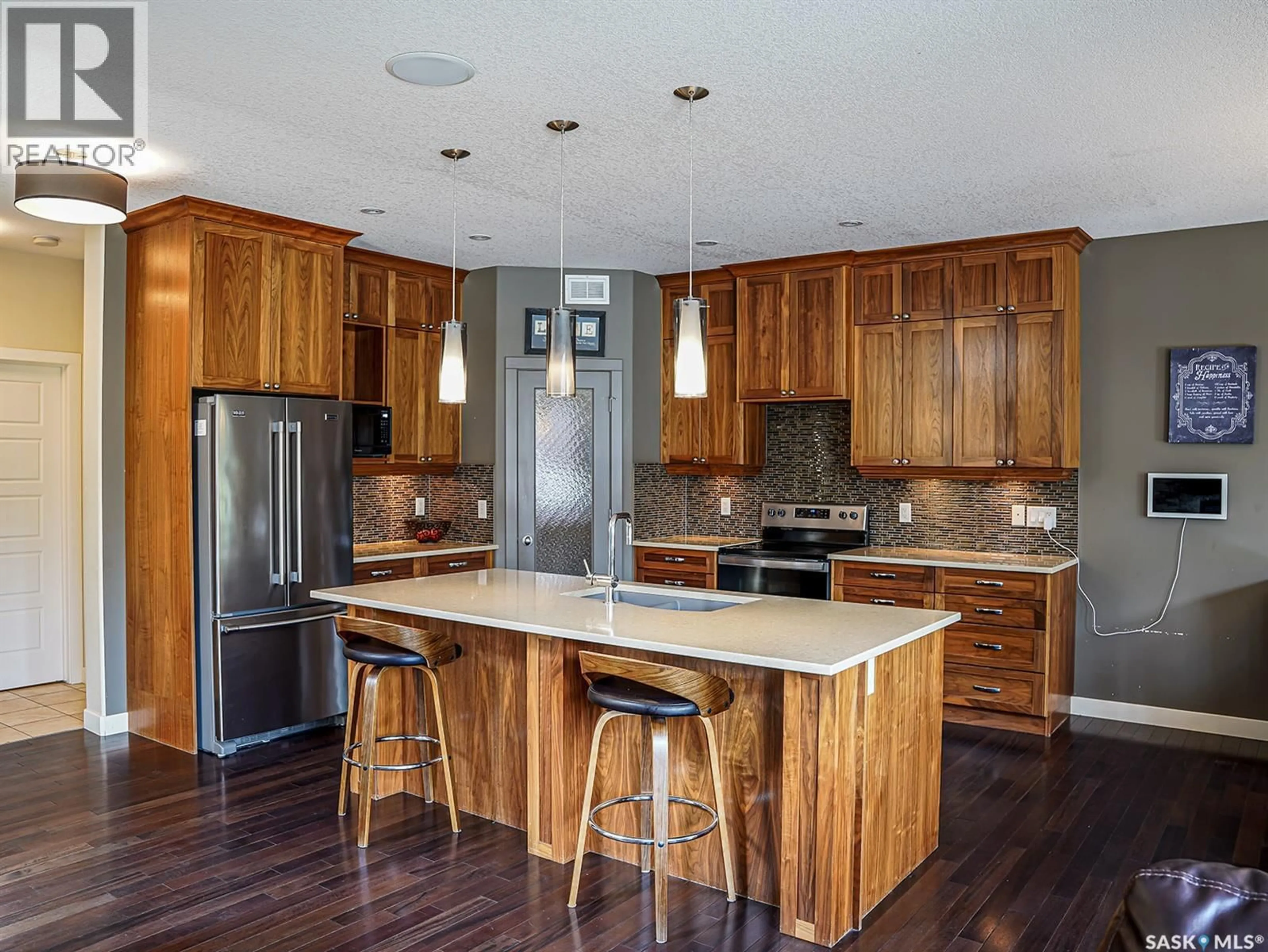 Contemporary kitchen, wood/laminate floor for 2715 HIGHGROVE ROAD, Regina Saskatchewan S4V0N3