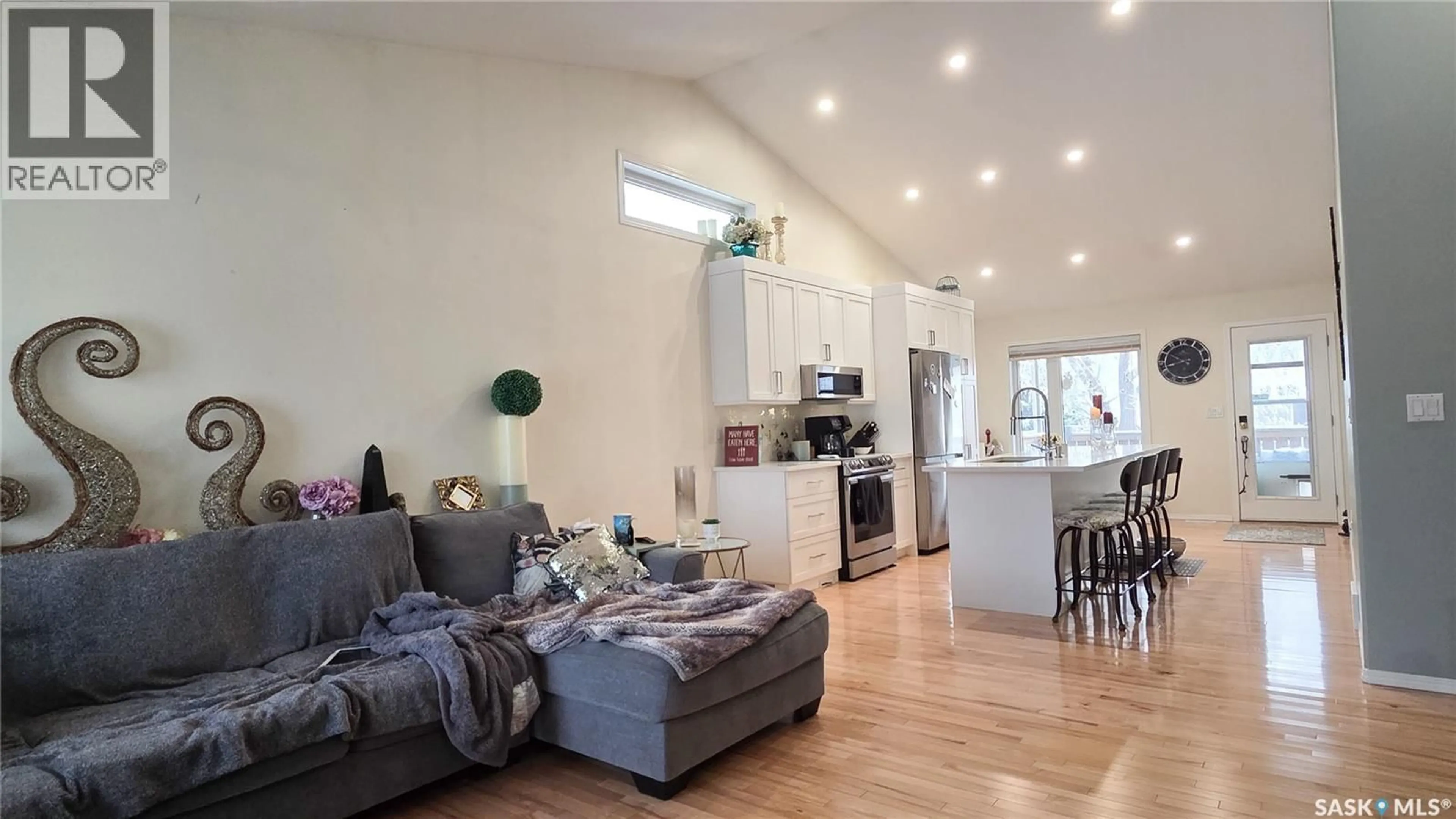 Unknown for 815 LYND CRESCENT, Saskatoon Saskatchewan S7T0C5