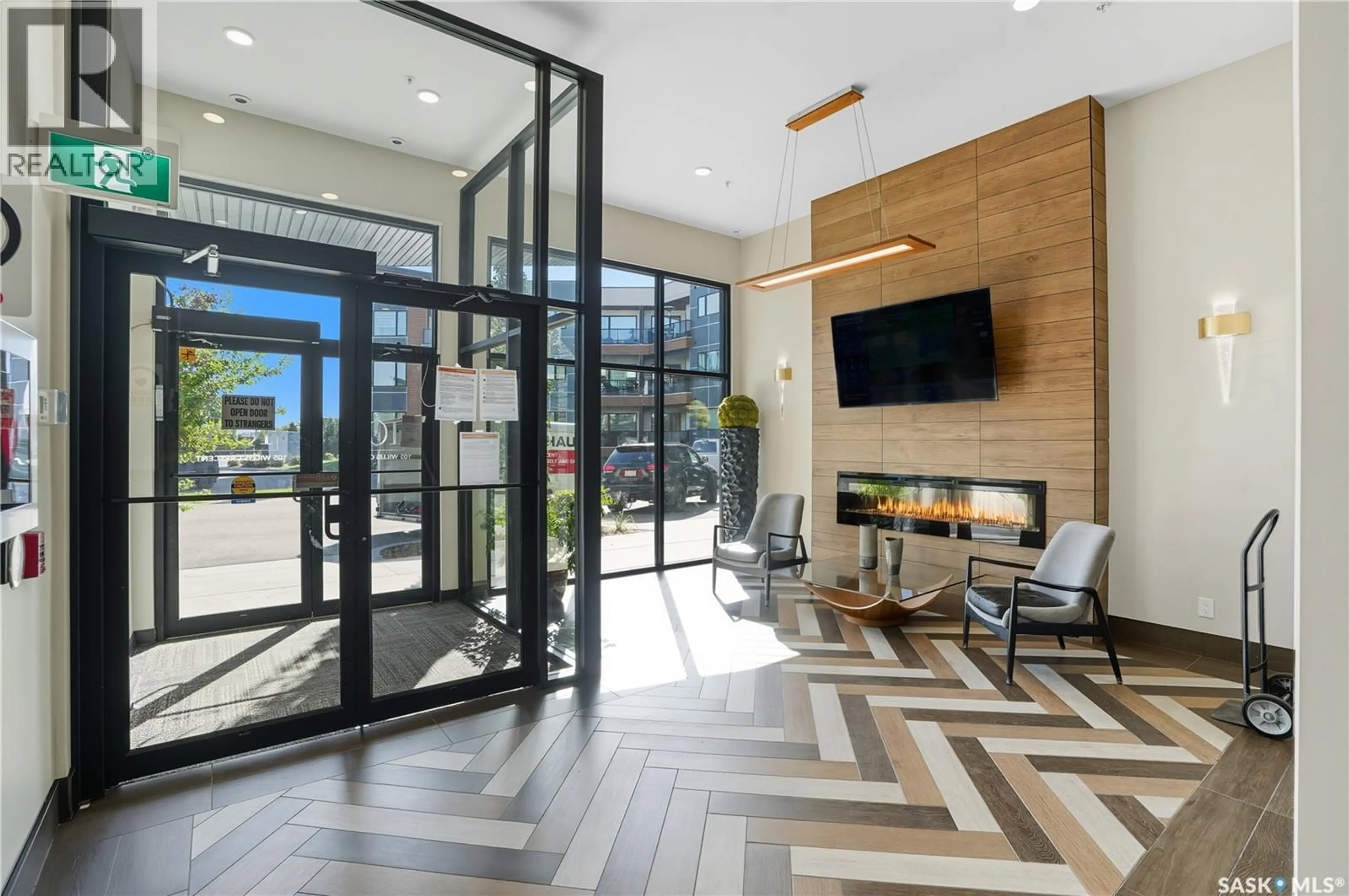 Unknown for 105 - 220 WILLIS CRESCENT, Saskatoon Saskatchewan S7T0Z3