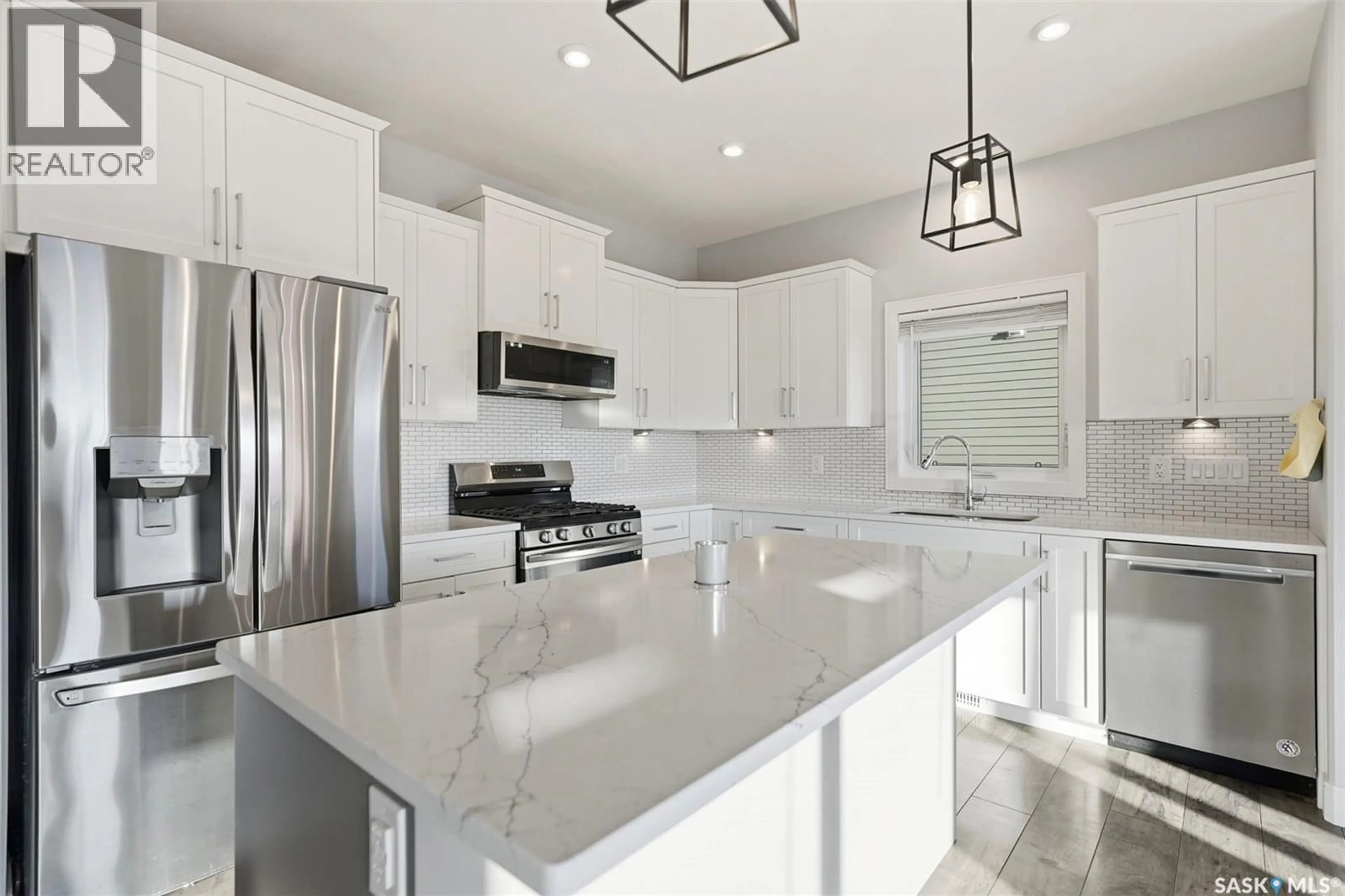 Open concept kitchen, ceramic/tile floor for 196 BURGESS CRESCENT, Saskatoon Saskatchewan S7V0S3