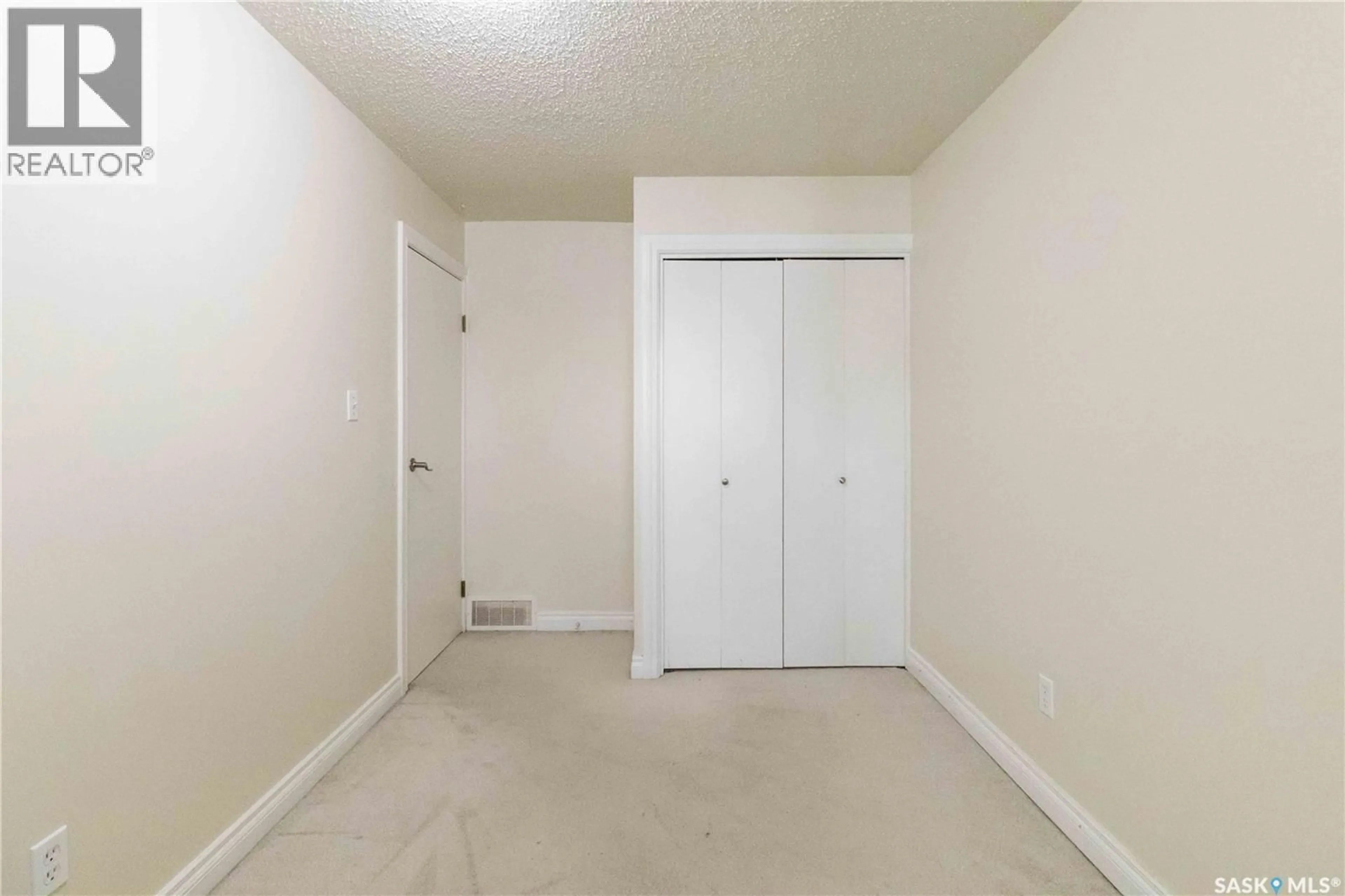 A pic of a room for 105 - 2703 SPADINA CRESCENT, Saskatoon Saskatchewan S7K6P8