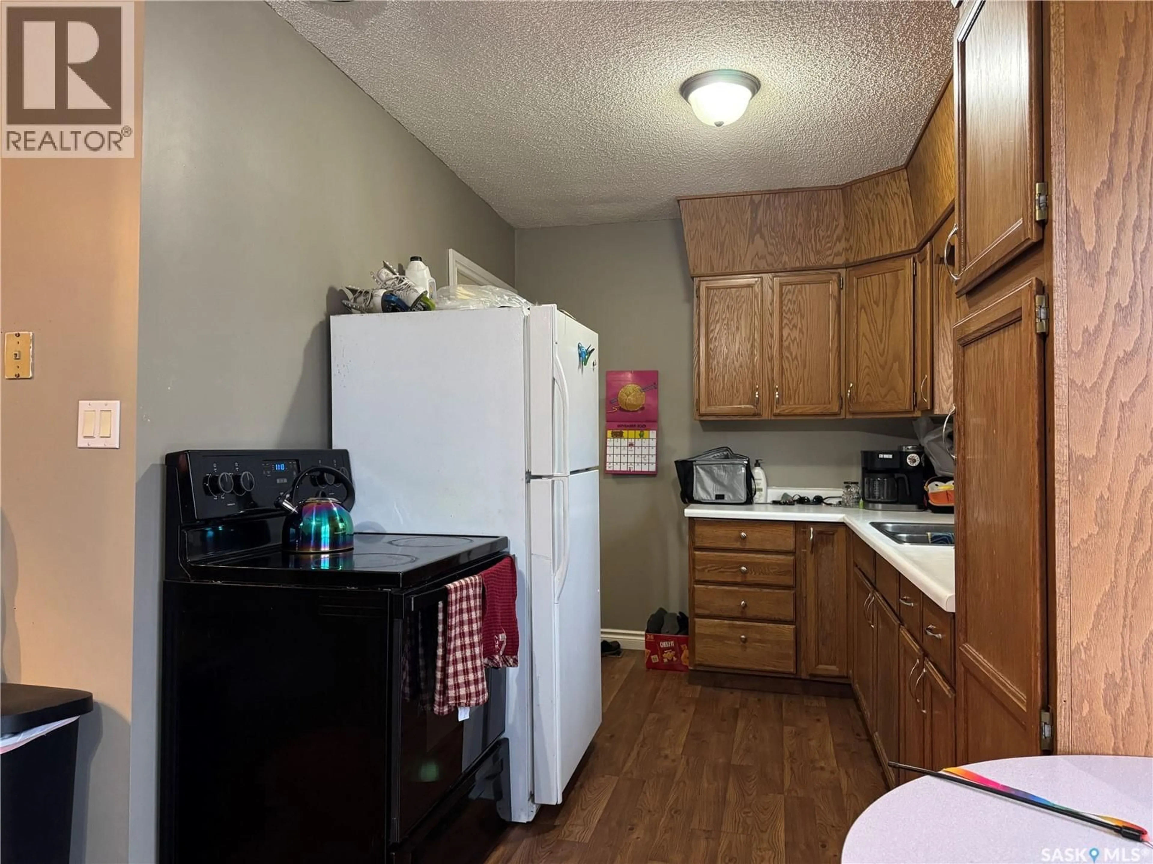 Standard kitchen, unknown for 211 8TH STREET, Wynyard Saskatchewan S0A4T0