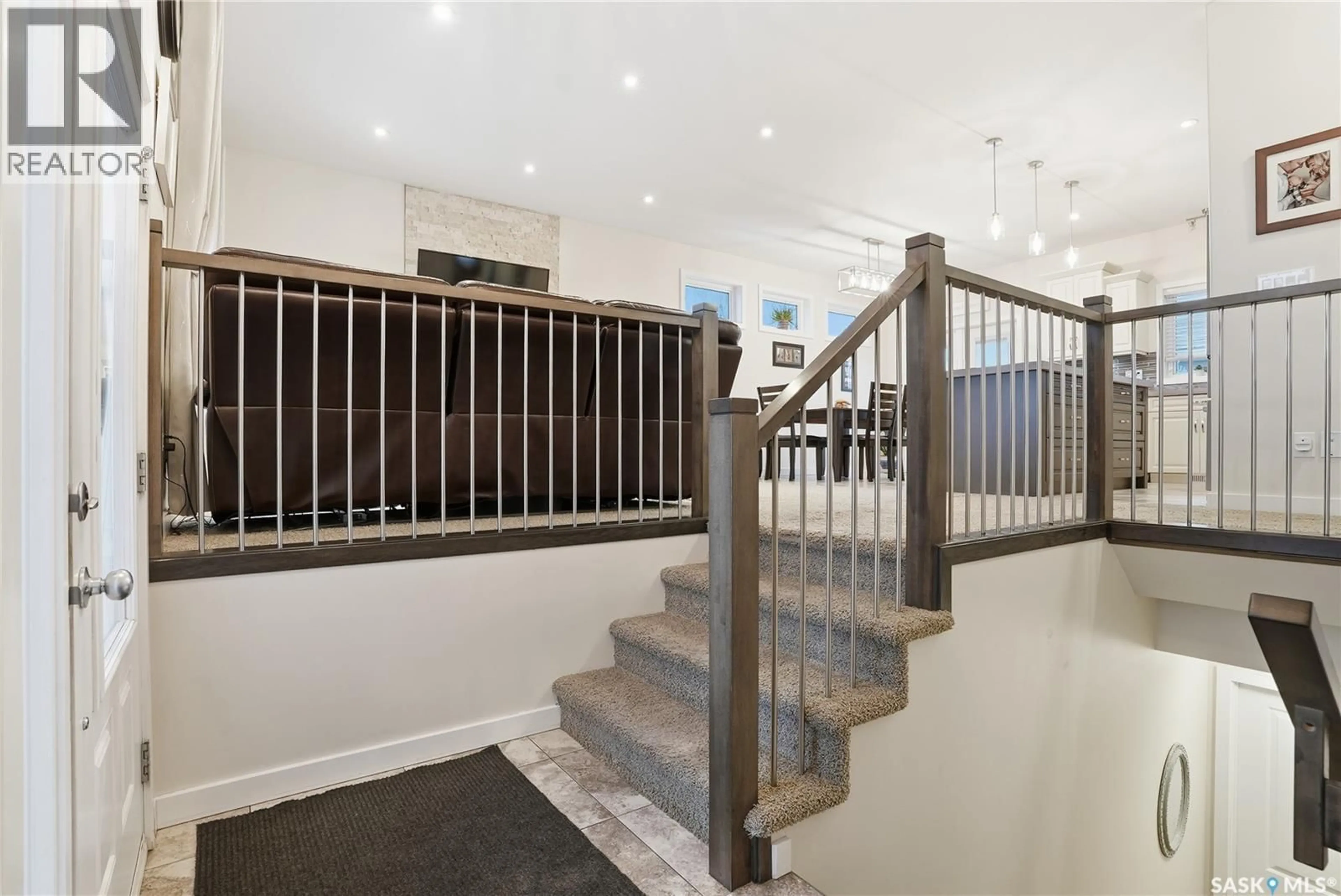 Indoor foyer for 439 SENICK BAY, Saskatoon Saskatchewan S7T0P5