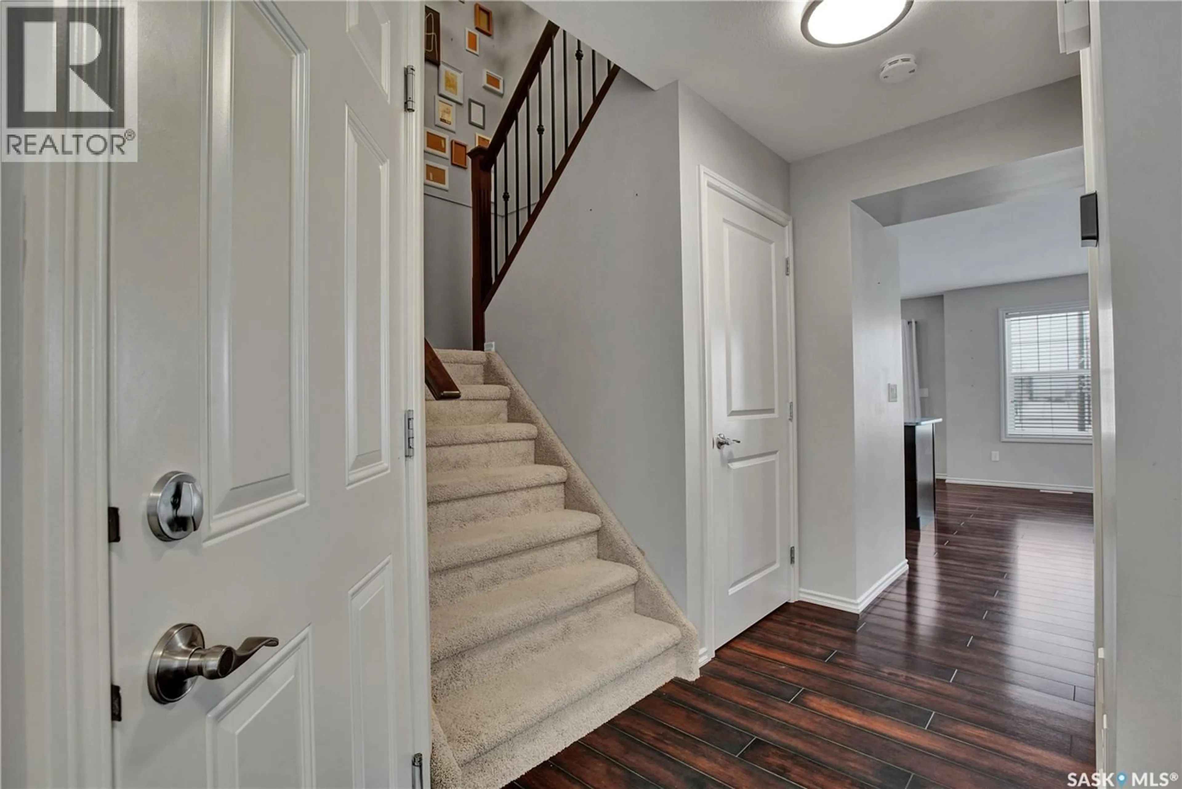 Indoor entryway for 615 - 301 LYND CRESCENT, Saskatoon Saskatchewan S7T0G8