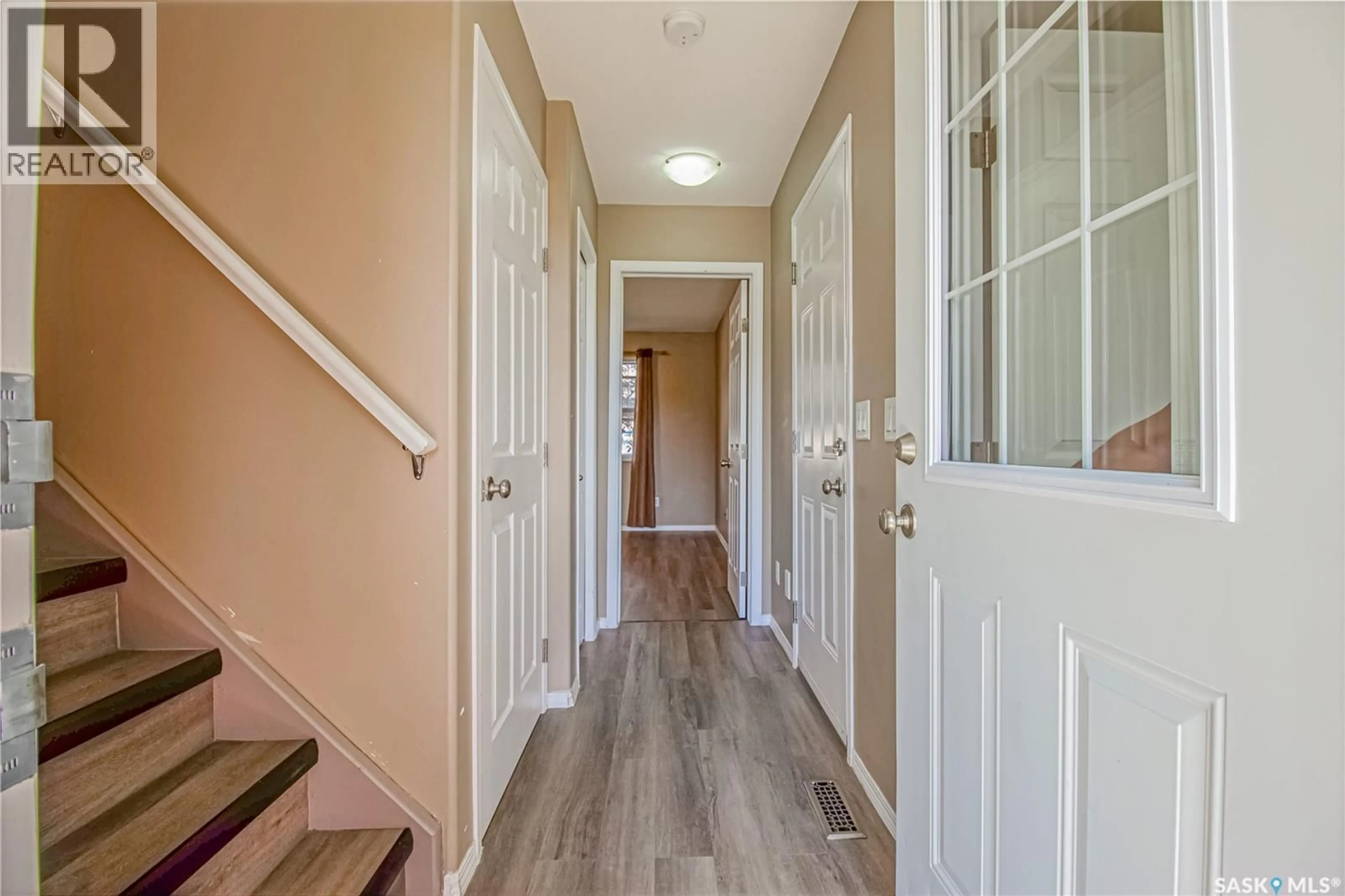 Indoor entryway for 410 - 121 STENSRUD ROAD, Saskatoon Saskatchewan S7W0B7