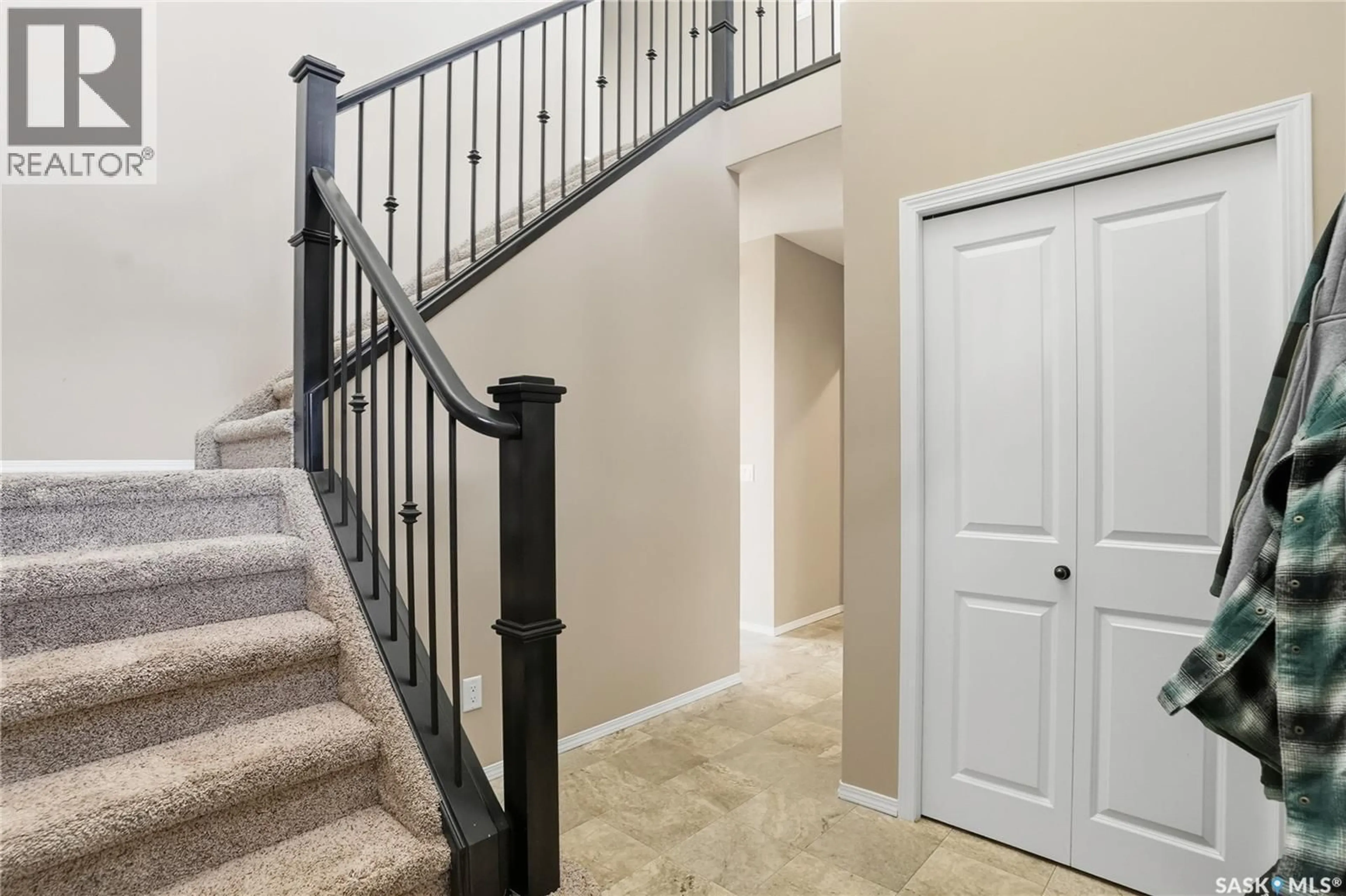 Stairs for 138 LEHRER CLOSE, Saskatoon Saskatchewan S7R0L3