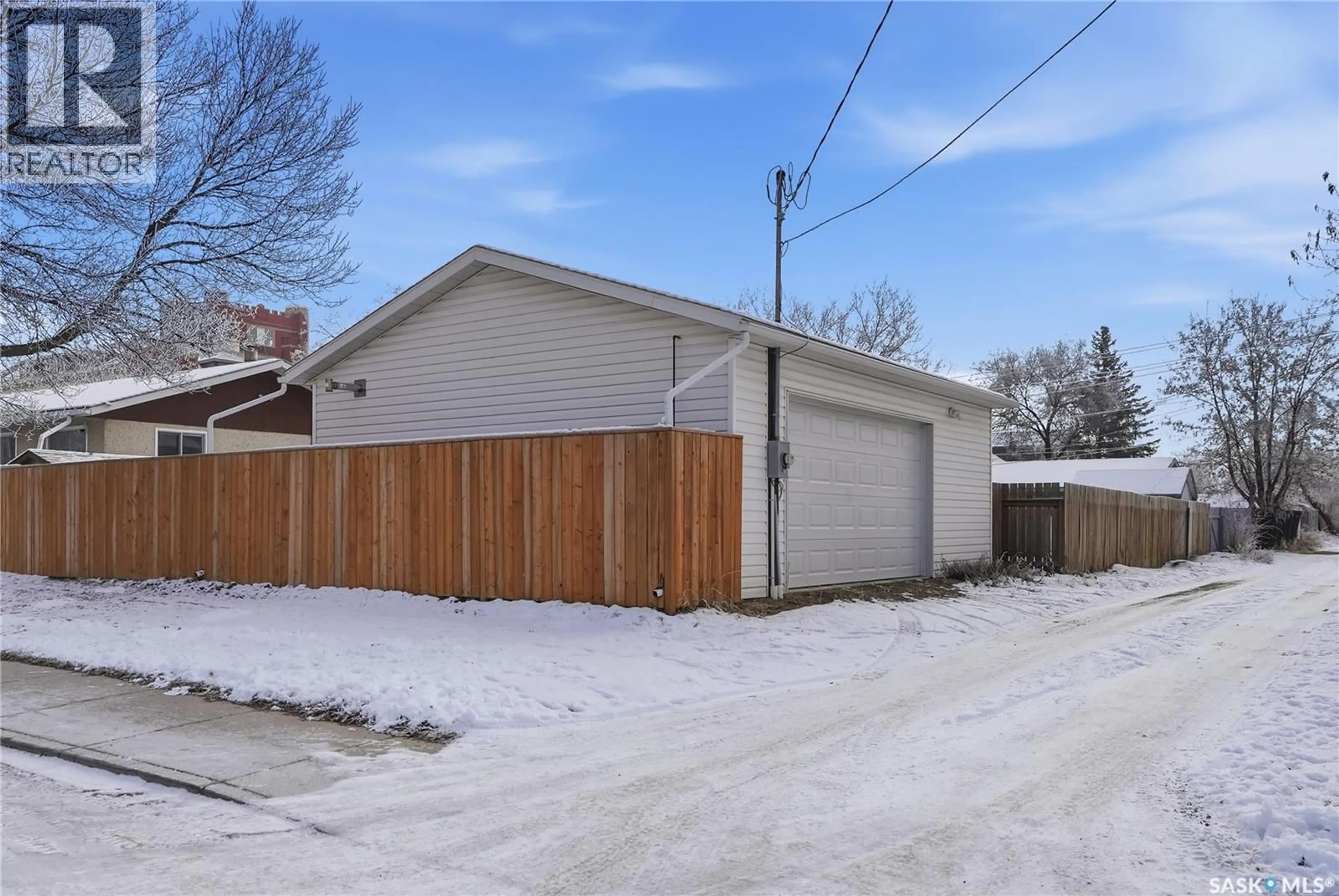 Indoor garage for 433 K AVENUE, Saskatoon Saskatchewan S7L2M5