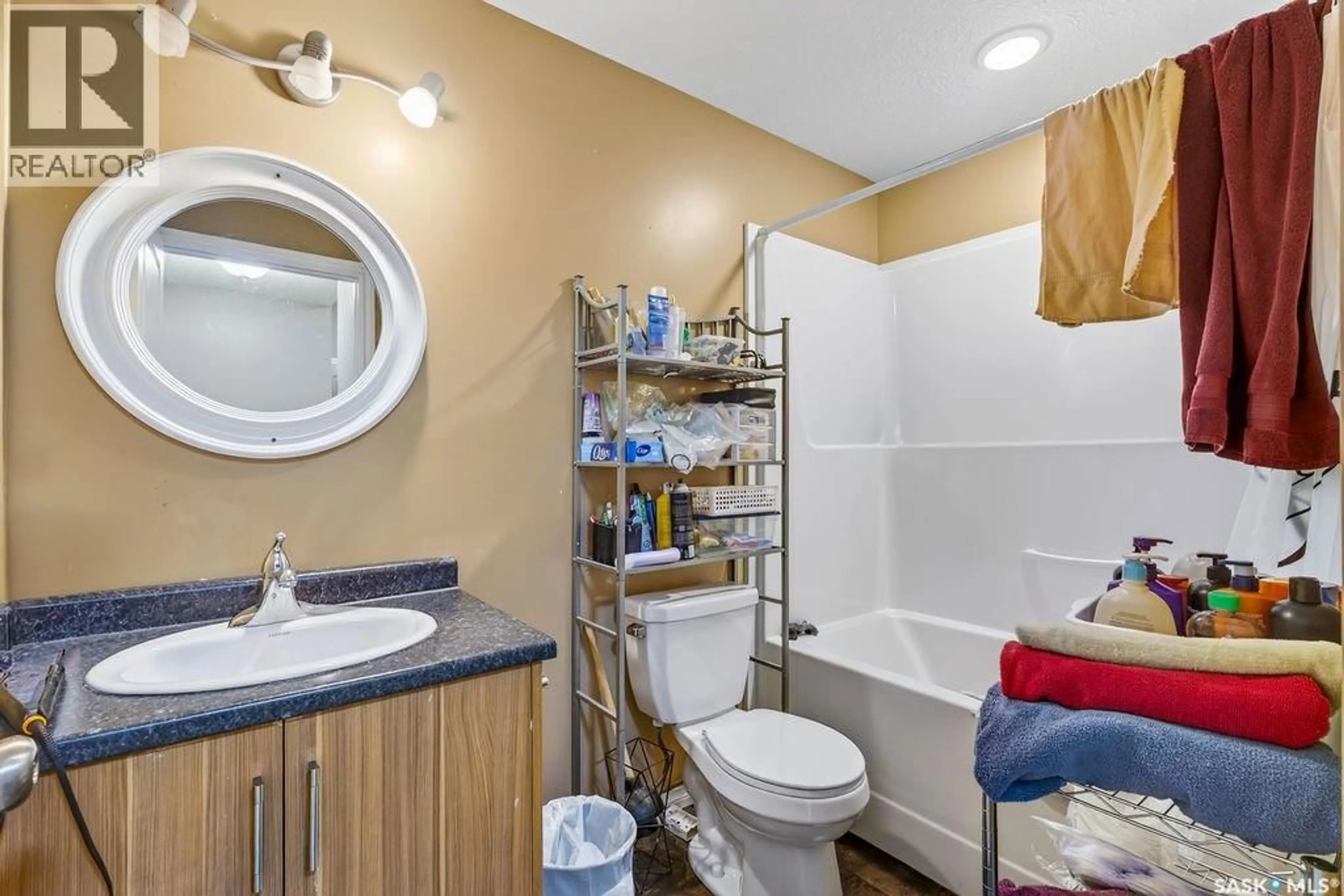 Standard bathroom, ceramic/tile floor for 1812/1816 16TH STREET, Prince Albert Saskatchewan S6V5Y2