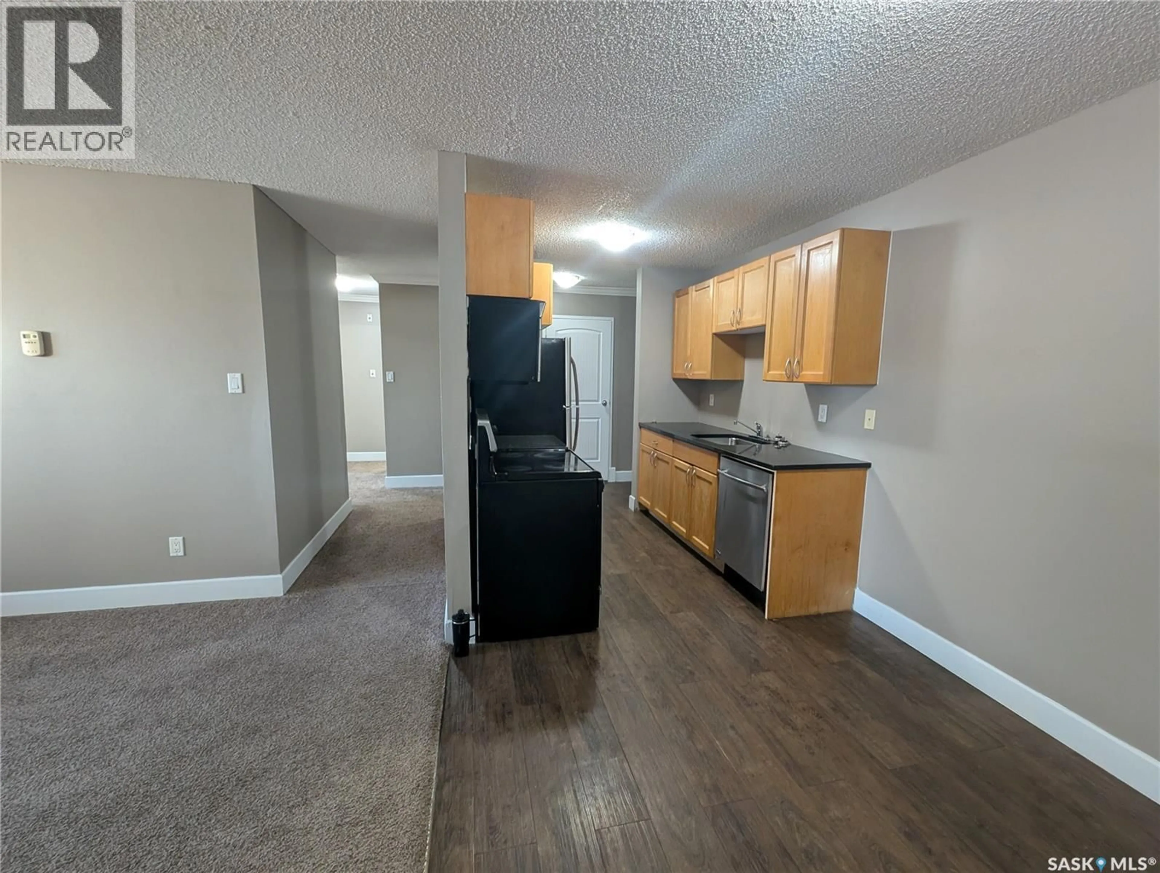 A pic of a room for 929 - 106 NORTHUMBERLAND AVENUE, Saskatoon Saskatchewan S7L3W8