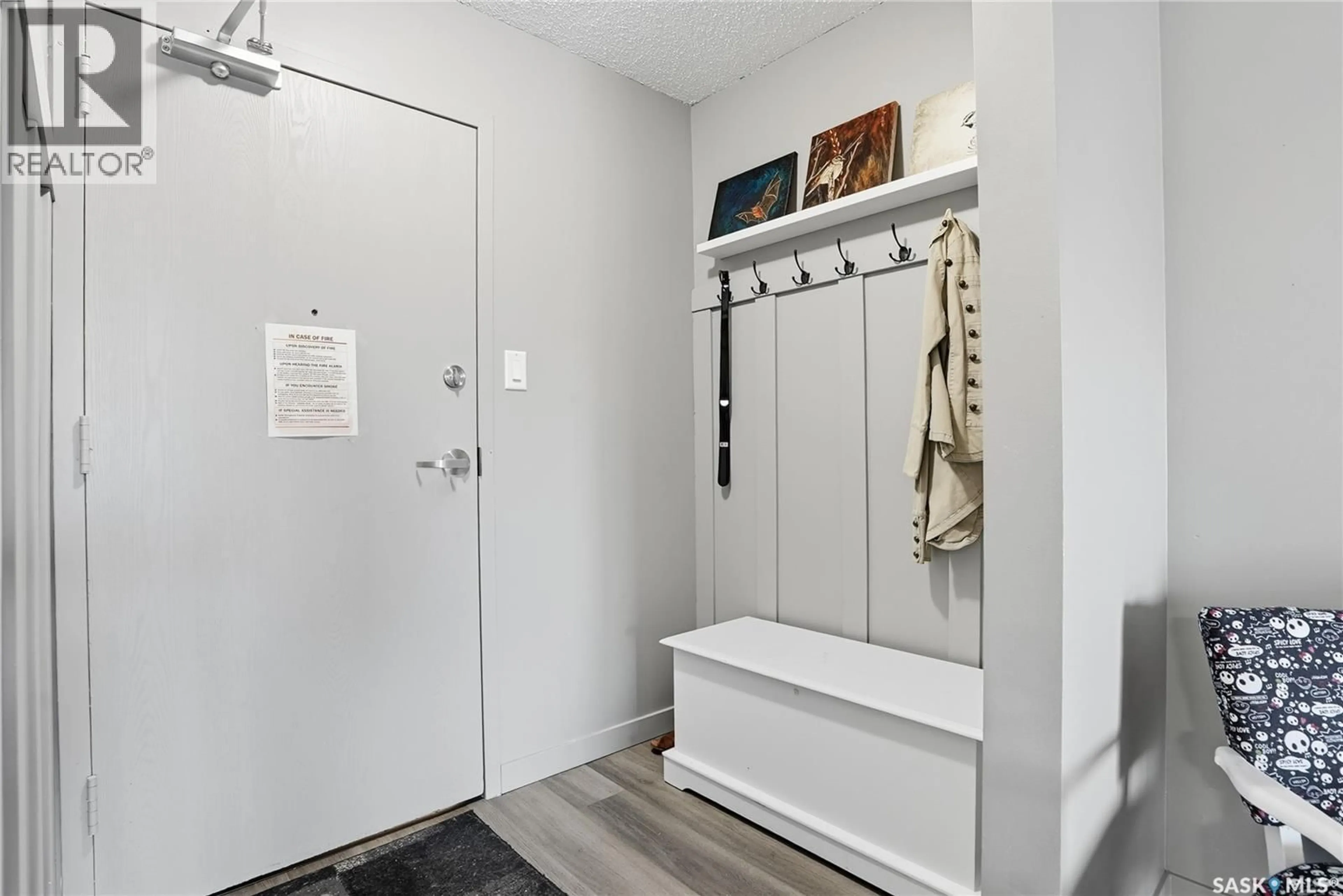 Indoor entryway for 802B - 202 KINGSMERE BOULEVARD, Saskatoon Saskatchewan S7J4S4