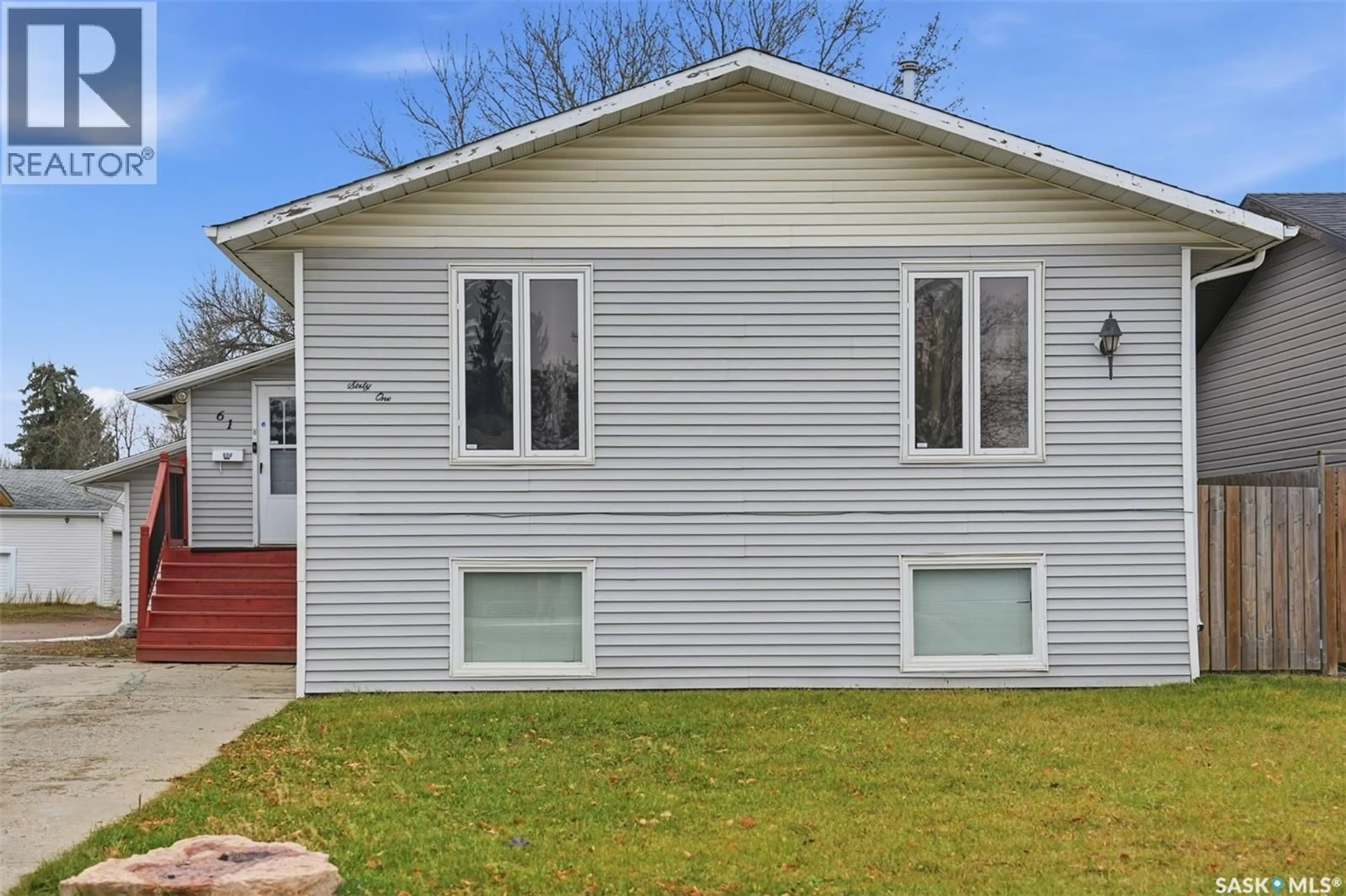 Home with vinyl exterior material, street for 61 MONCTON PLACE, Saskatoon Saskatchewan S7H4J9