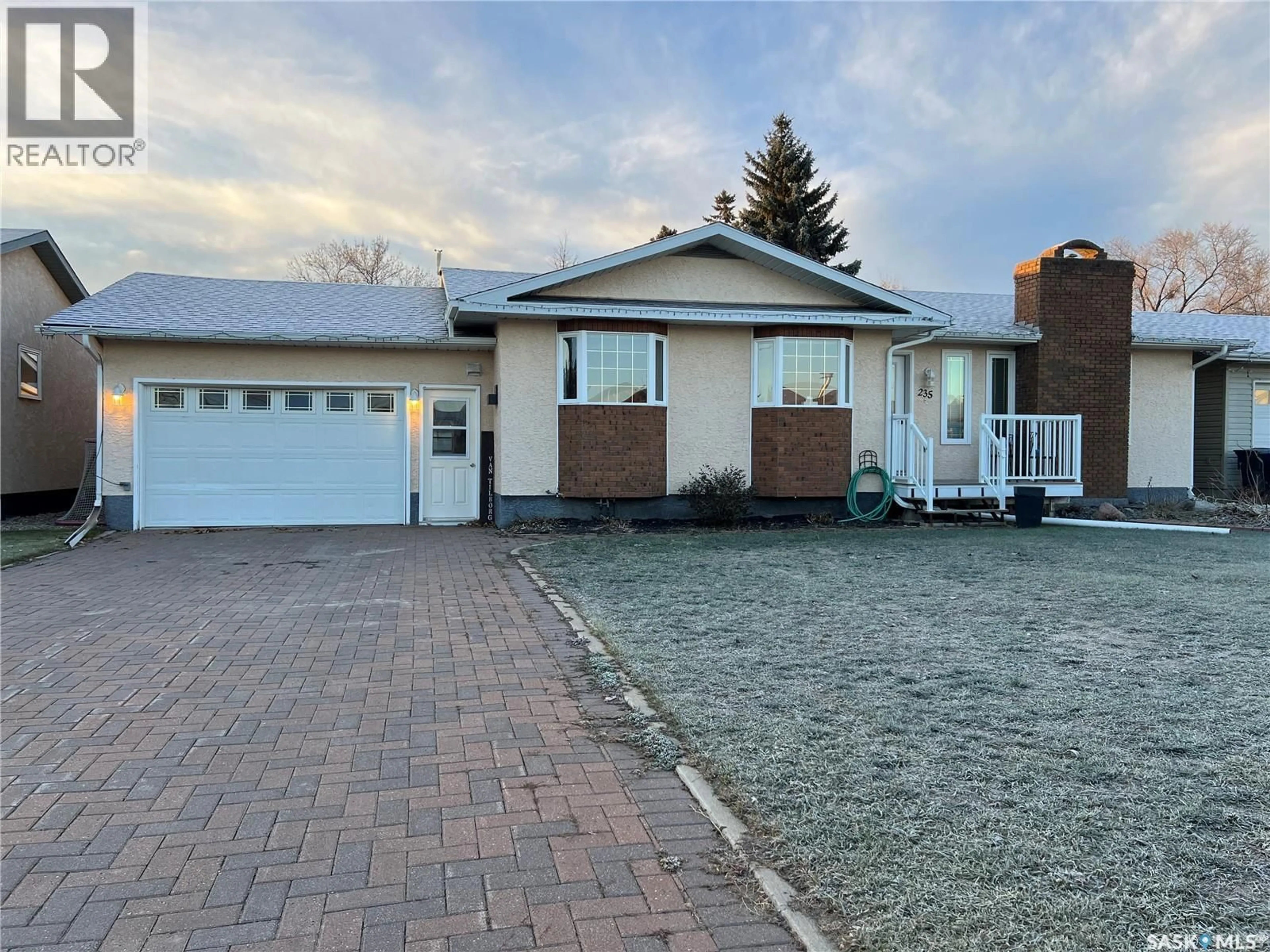 A pic from outside/outdoor area/front of a property/back of a property/a pic from drone, street for 235 GEORGE CRESCENT, Esterhazy Saskatchewan S0A0X0