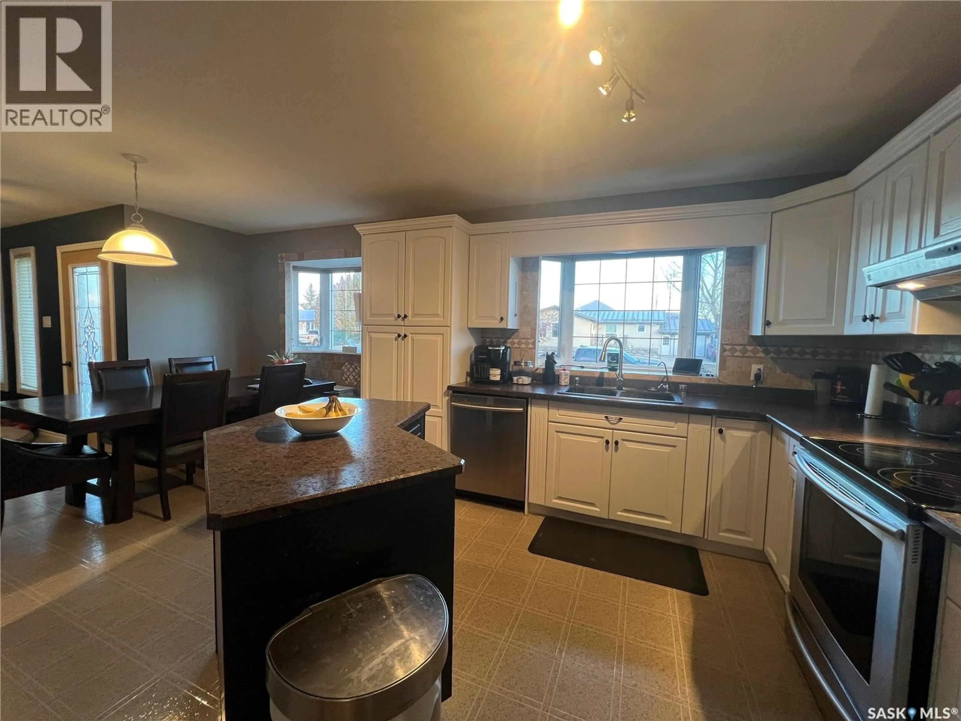 Open concept kitchen, unknown for 235 GEORGE CRESCENT, Esterhazy Saskatchewan S0A0X0