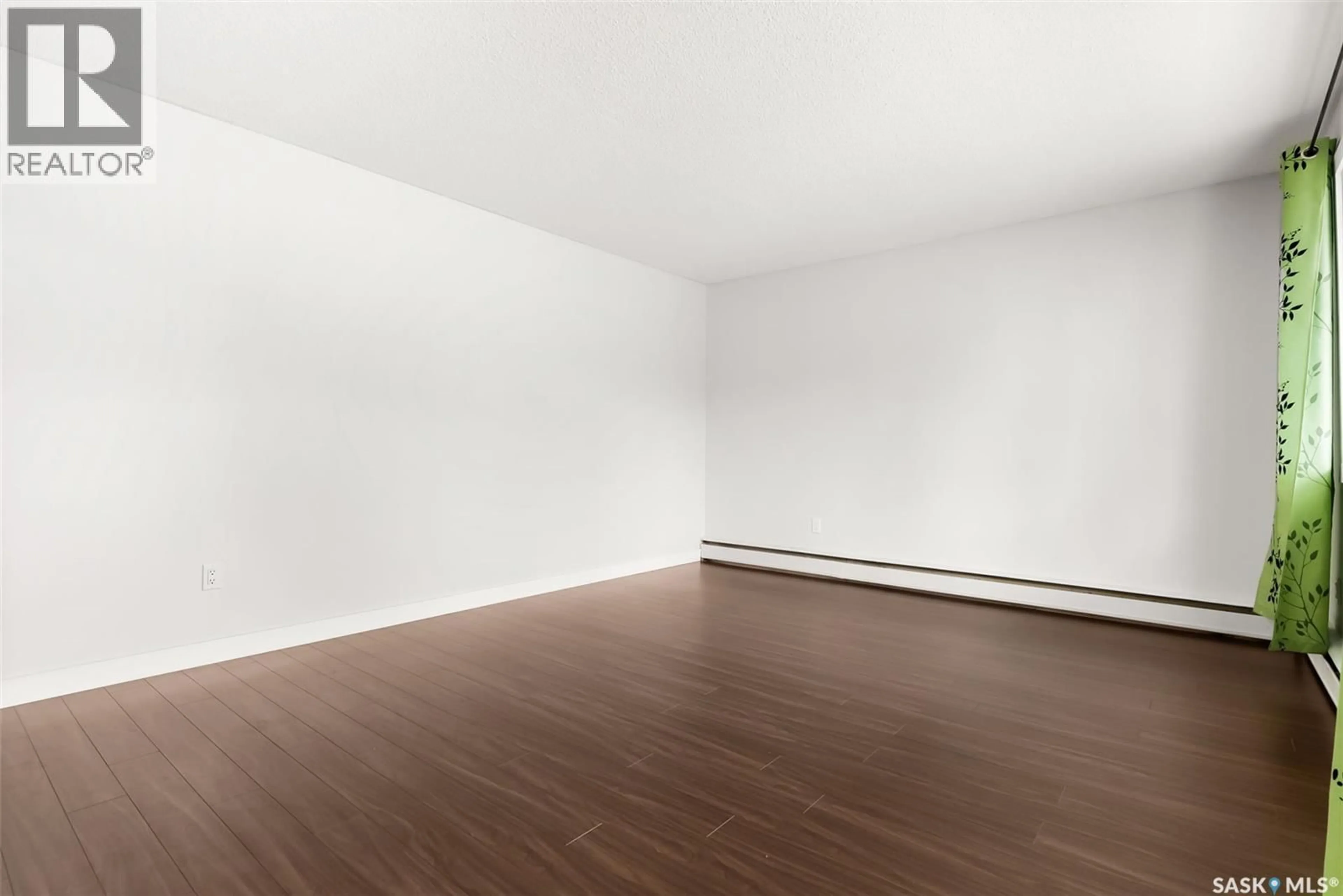 A pic of a room for E - 4 230 BROADWAY AVENUE, Regina Saskatchewan S4N0Z9