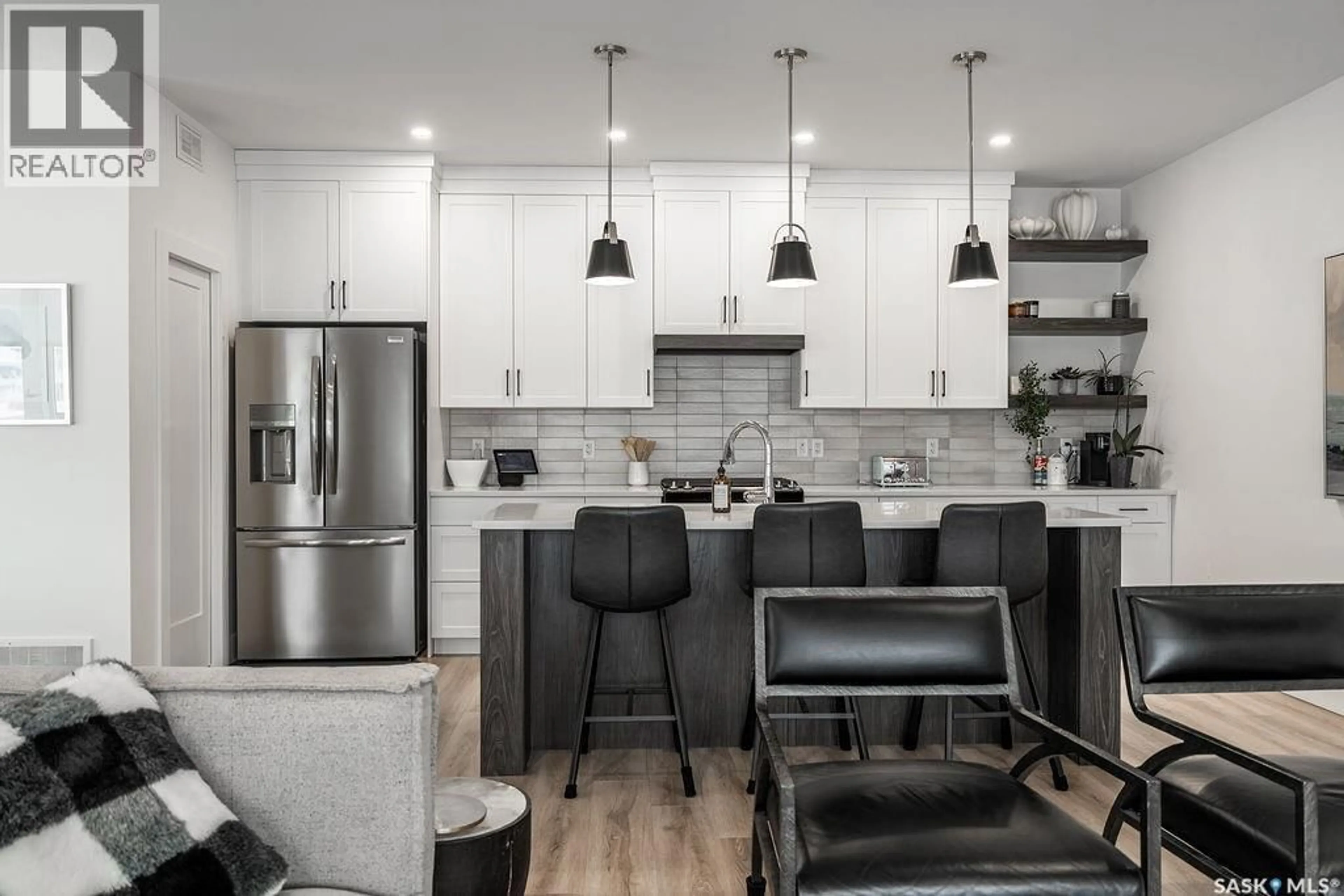 Open concept kitchen, unknown for 904 FEHEREGYHAZI BOULEVARD, Saskatoon Saskatchewan S7W1E1